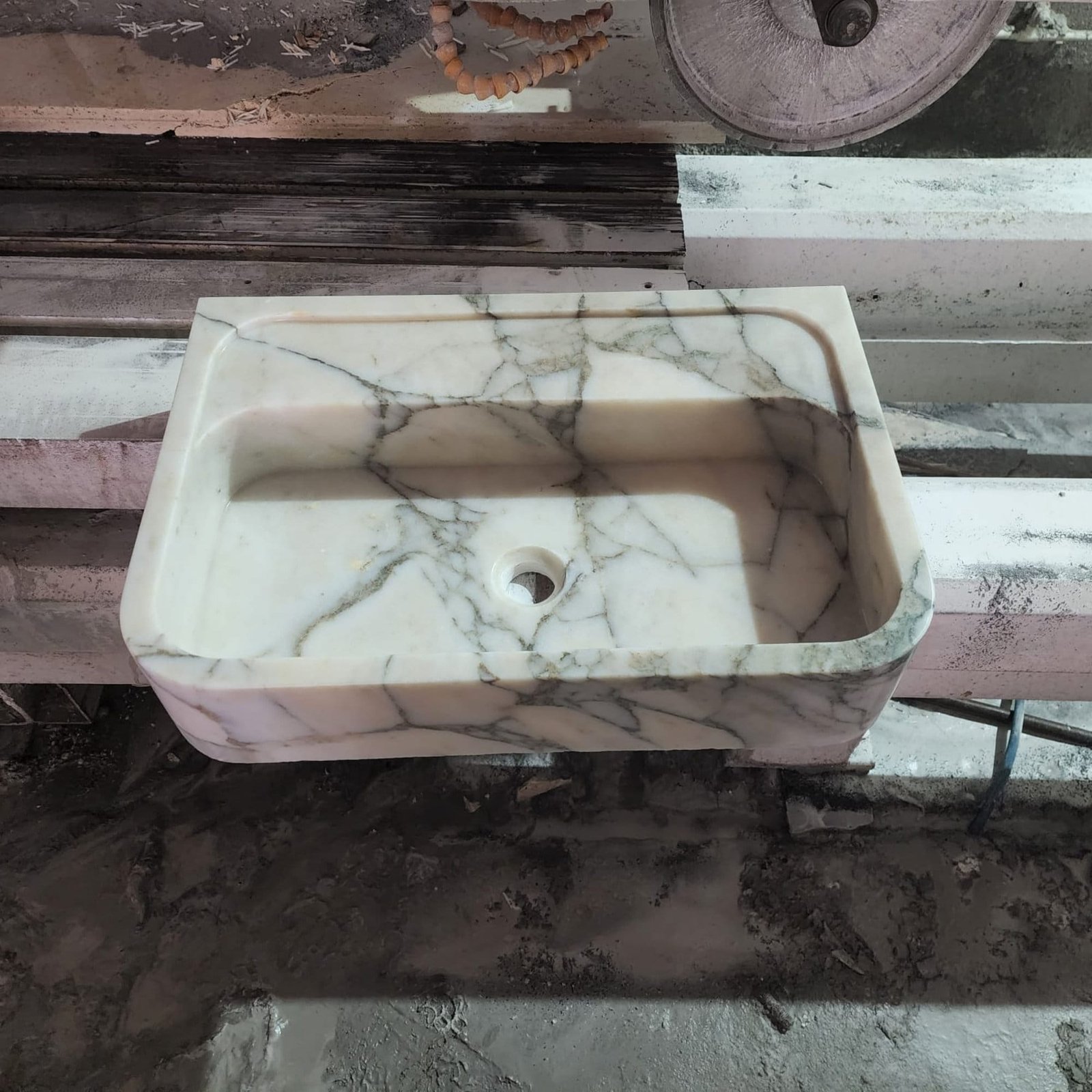Calacatta Monet Mermer Lavabo – El Oyması Dikdörtgen Duvara Monte Lüks Vanity - Görsel 6