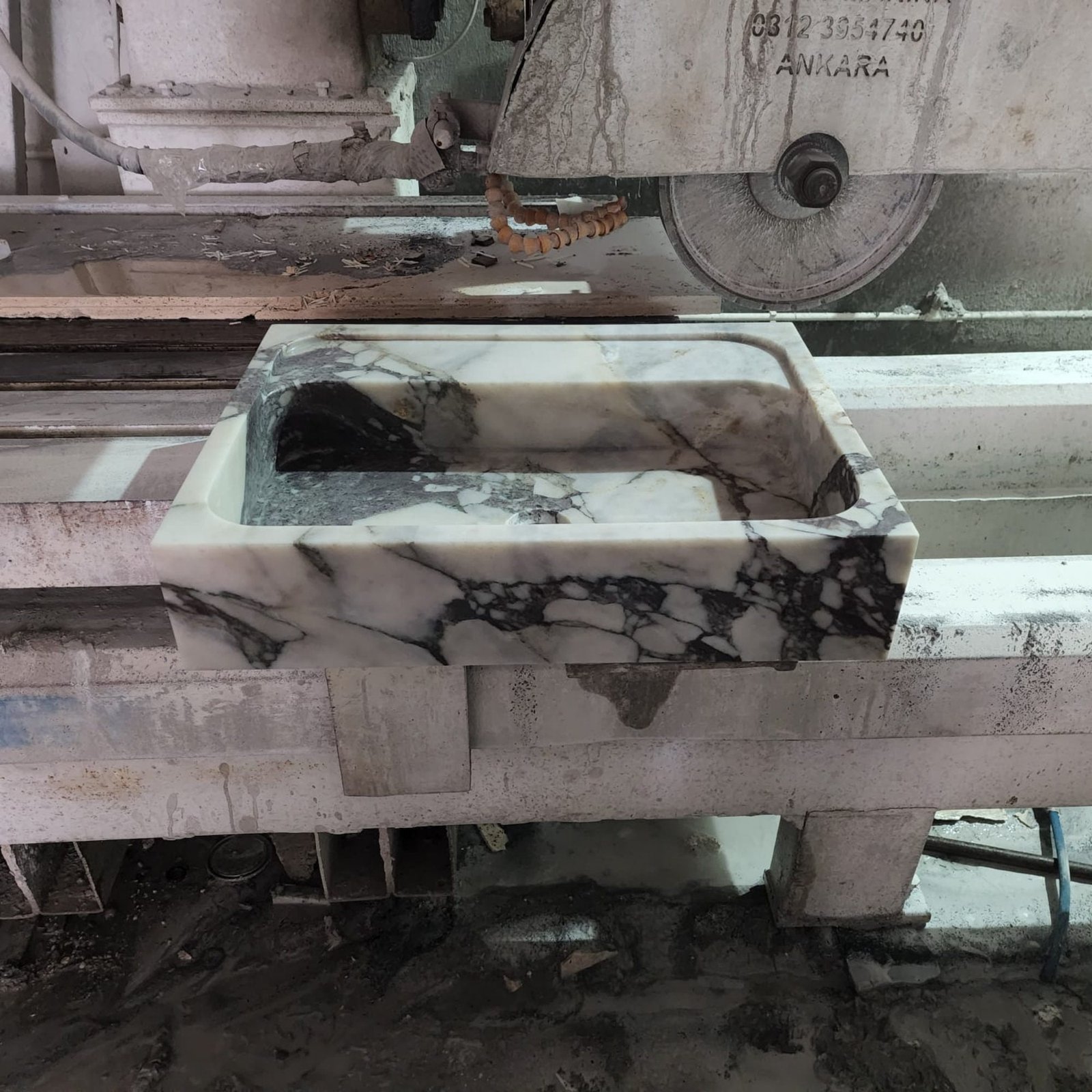 Calacatta Viola Mermer Lavabo – Dikdörtgen Vessel (Tezgah Üstü) Lüks Taş Lavabo (24") - Görsel 4