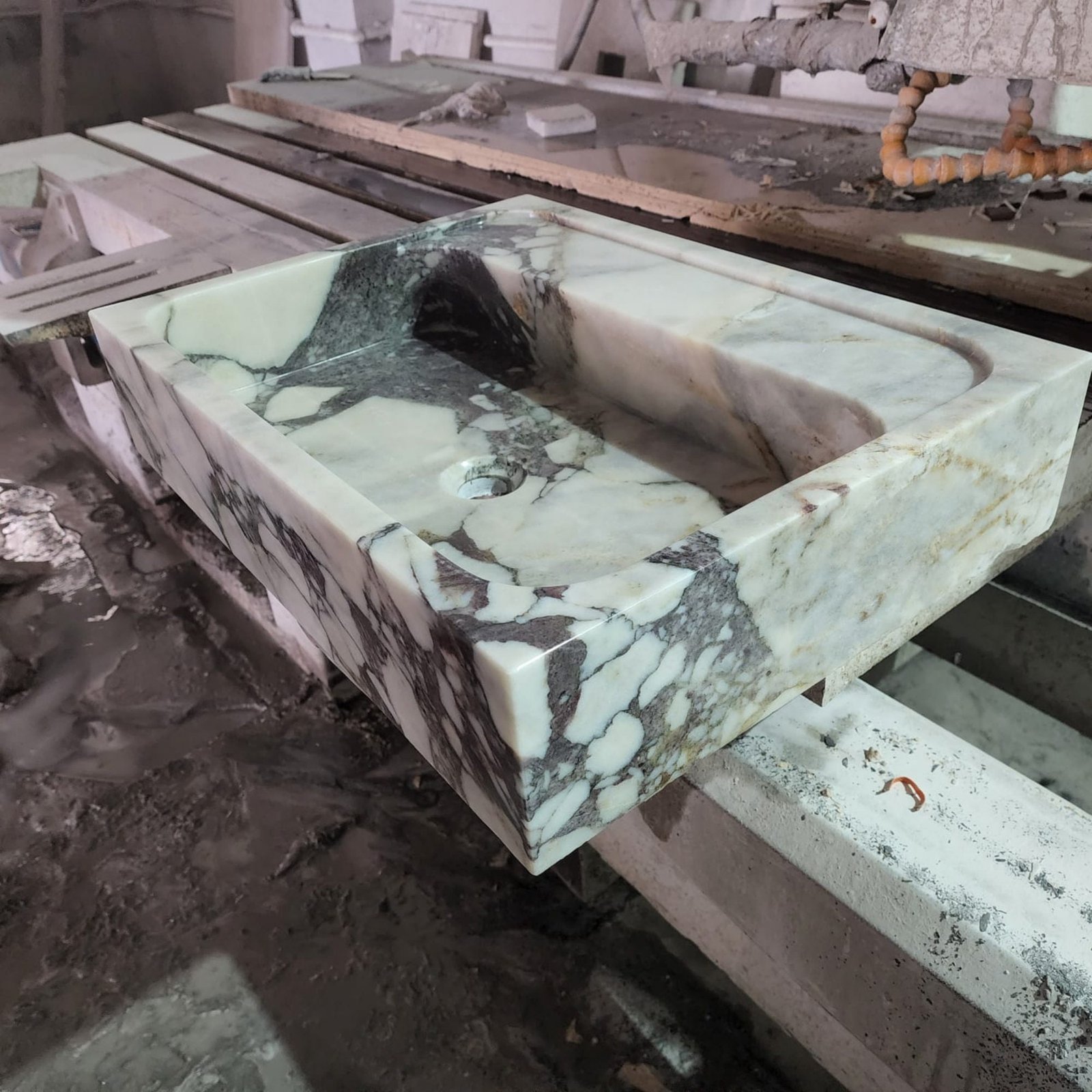 Calacatta Viola Mermer Lavabo – Dikdörtgen Vessel (Tezgah Üstü) Lüks Taş Lavabo (24") - Görsel 2