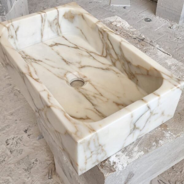 Calacatta Gold Mermer Lavabo – Küçük Boy Duvar Montajlı Lüks Banyo Lavabosu (20")