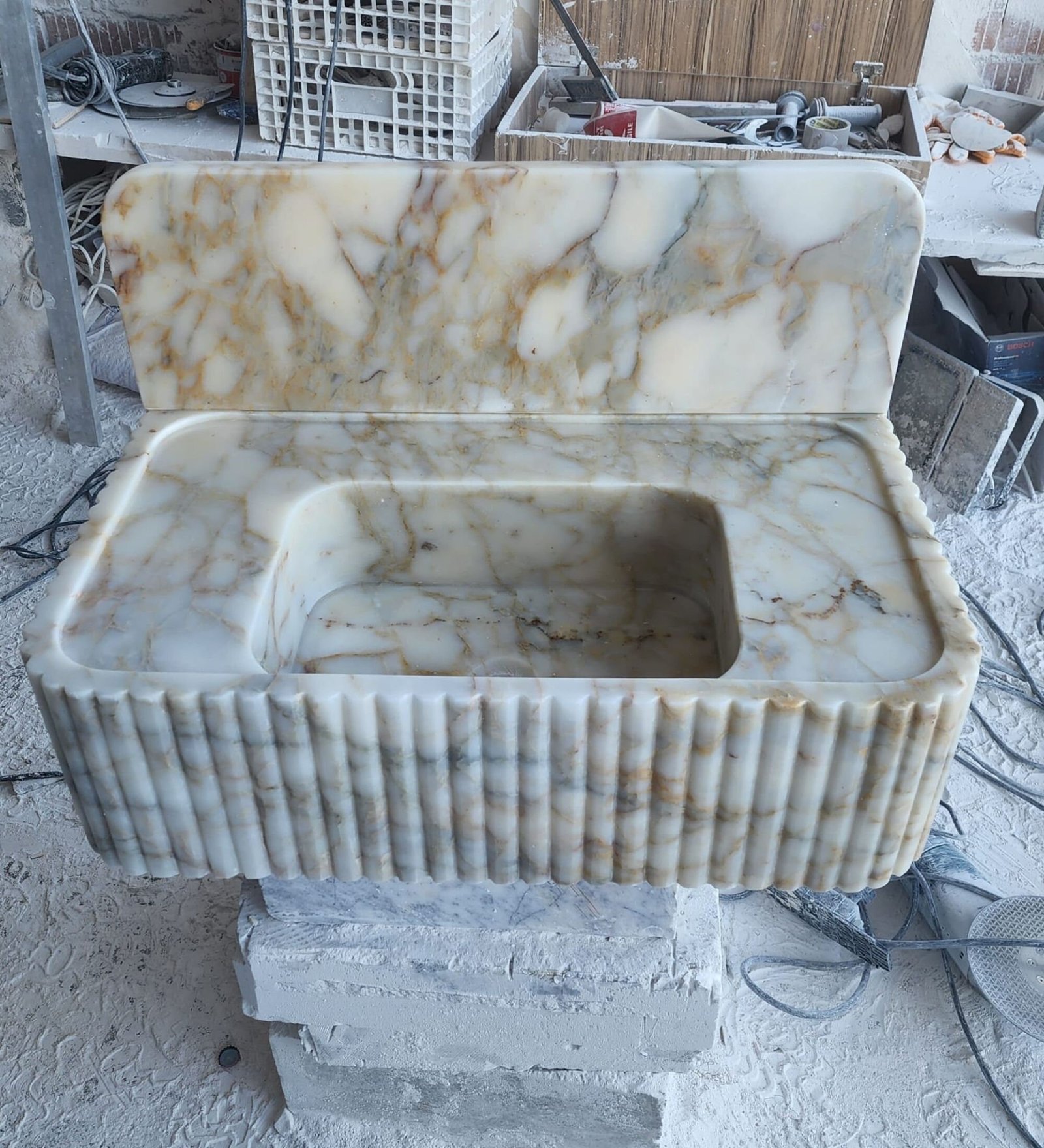 Calacatta Gold Mermer Lavabo – Sırtlıklı, Duvar Montajlı veya Tezgah Üstü Lüks Vanity (30") - Görsel 5