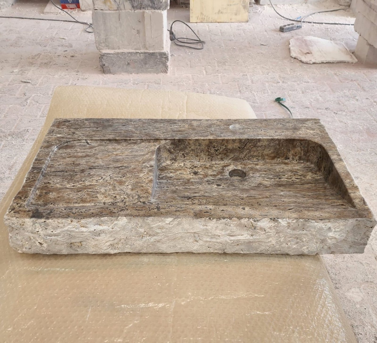 Silver Traverten Mermer Lavabo – El Oyma Duvara Monte Doğal Taş Basin - Görsel 3