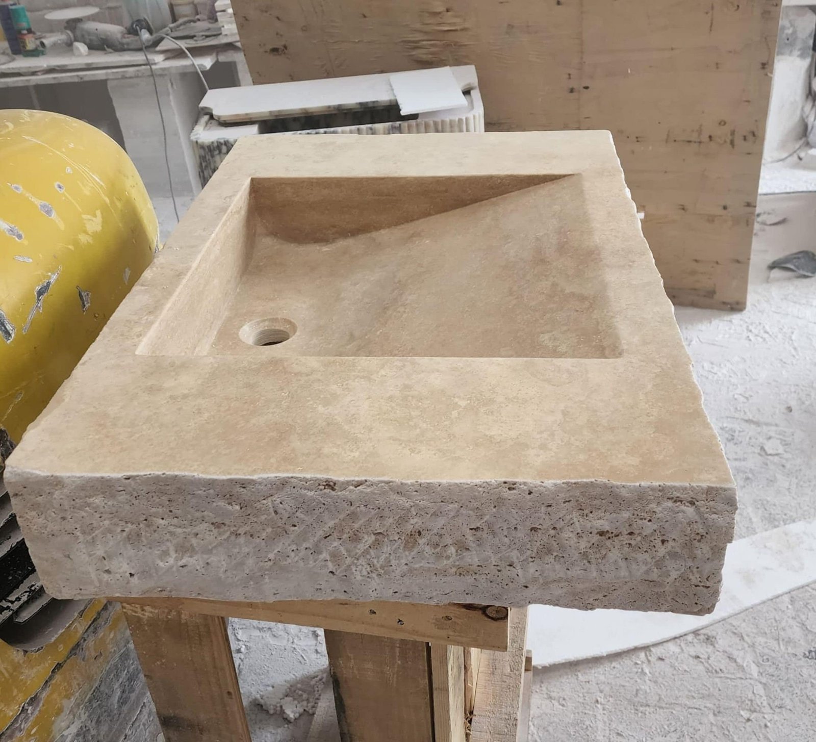 Traverten Mermer Lavabo – Doğal Kenarlı Rustic Tasarım Vanity - Görsel 4