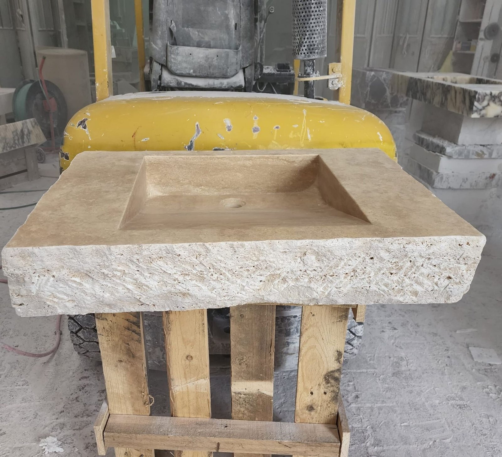 Traverten Mermer Lavabo – Doğal Kenarlı Rustic Tasarım Vanity - Görsel 5