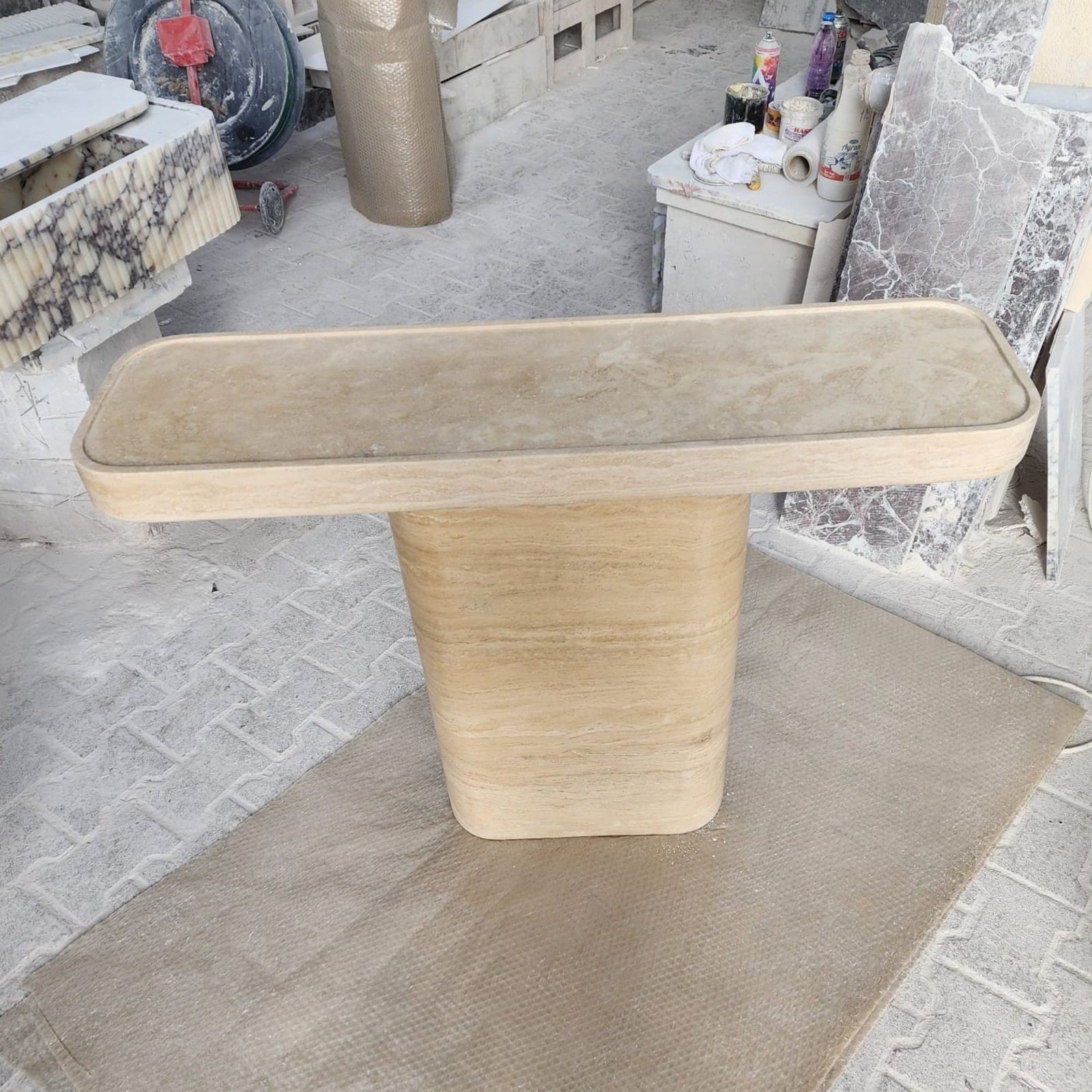 Traverten Mermer Orta Sehpa – Heykelsi Ayaklı Modern Tasarım Coffee Table - Görsel 4