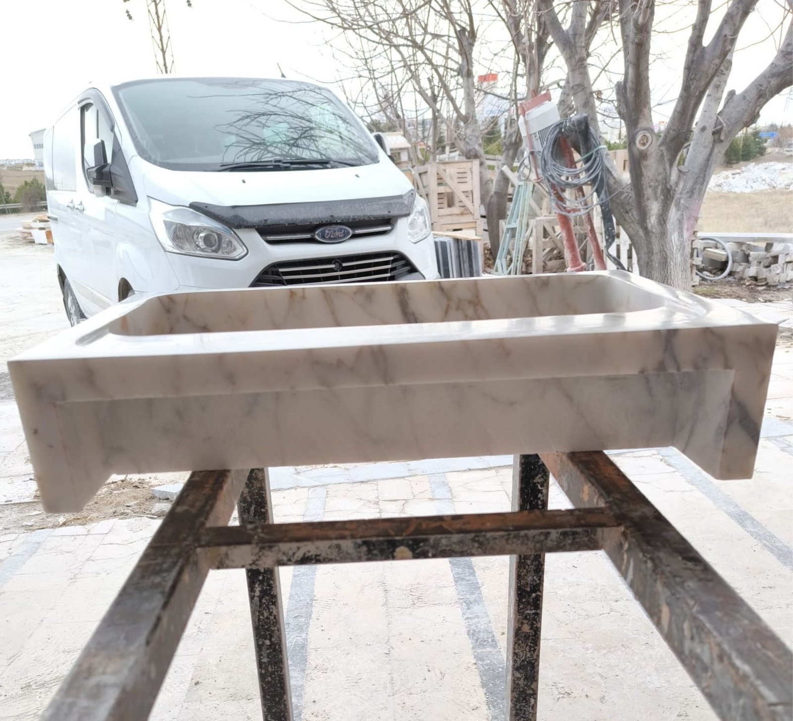 Calacatta Gold Mermer Lavabo – Duvar Montajlı El Oyma Lüks Taş Lavabo (24") - Görsel 6