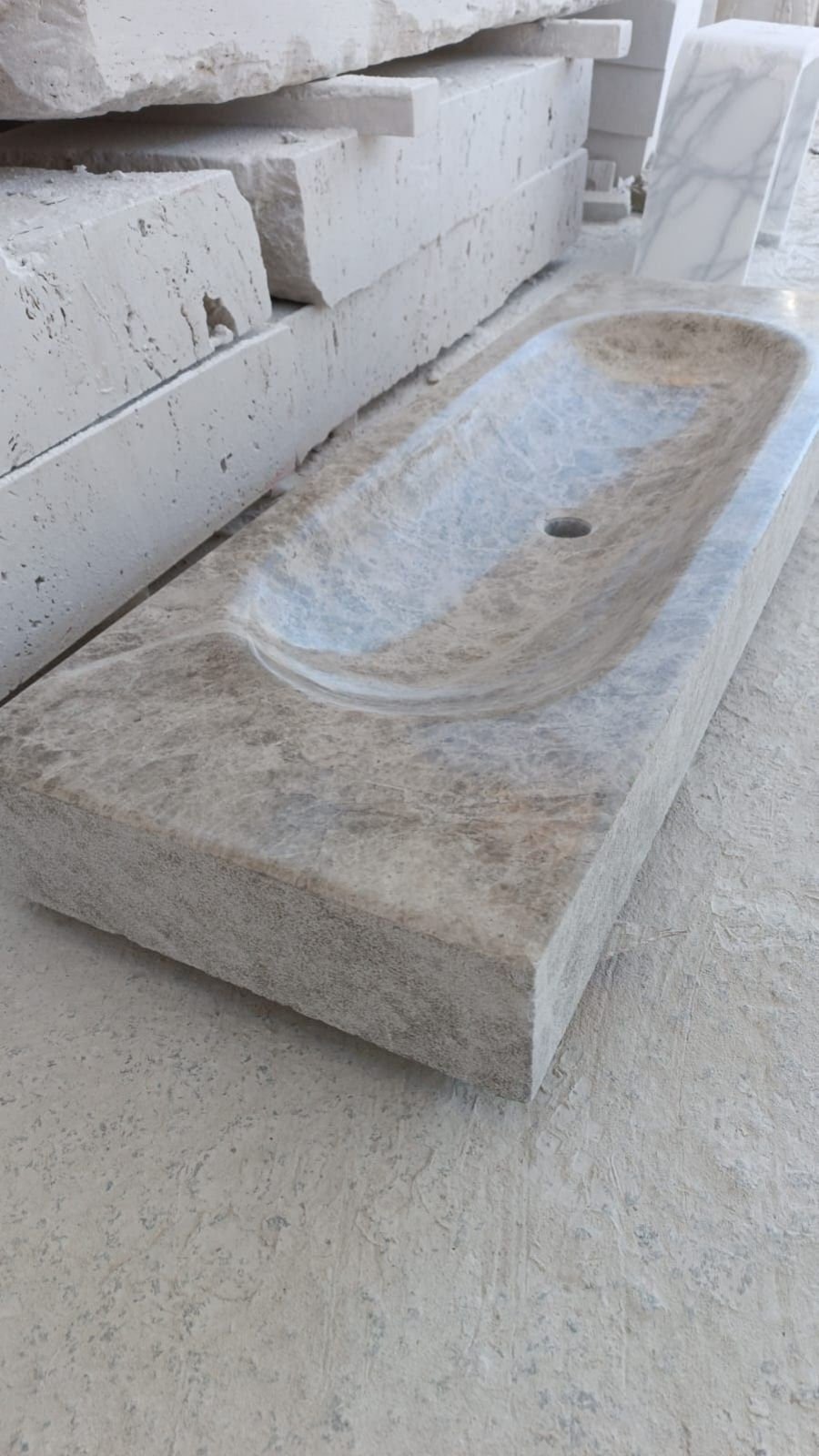 Tundra Grey Mermer Lavabo – Geniş Form Modern Tezgah Üstü Vessel Sink (47") - Görsel 2