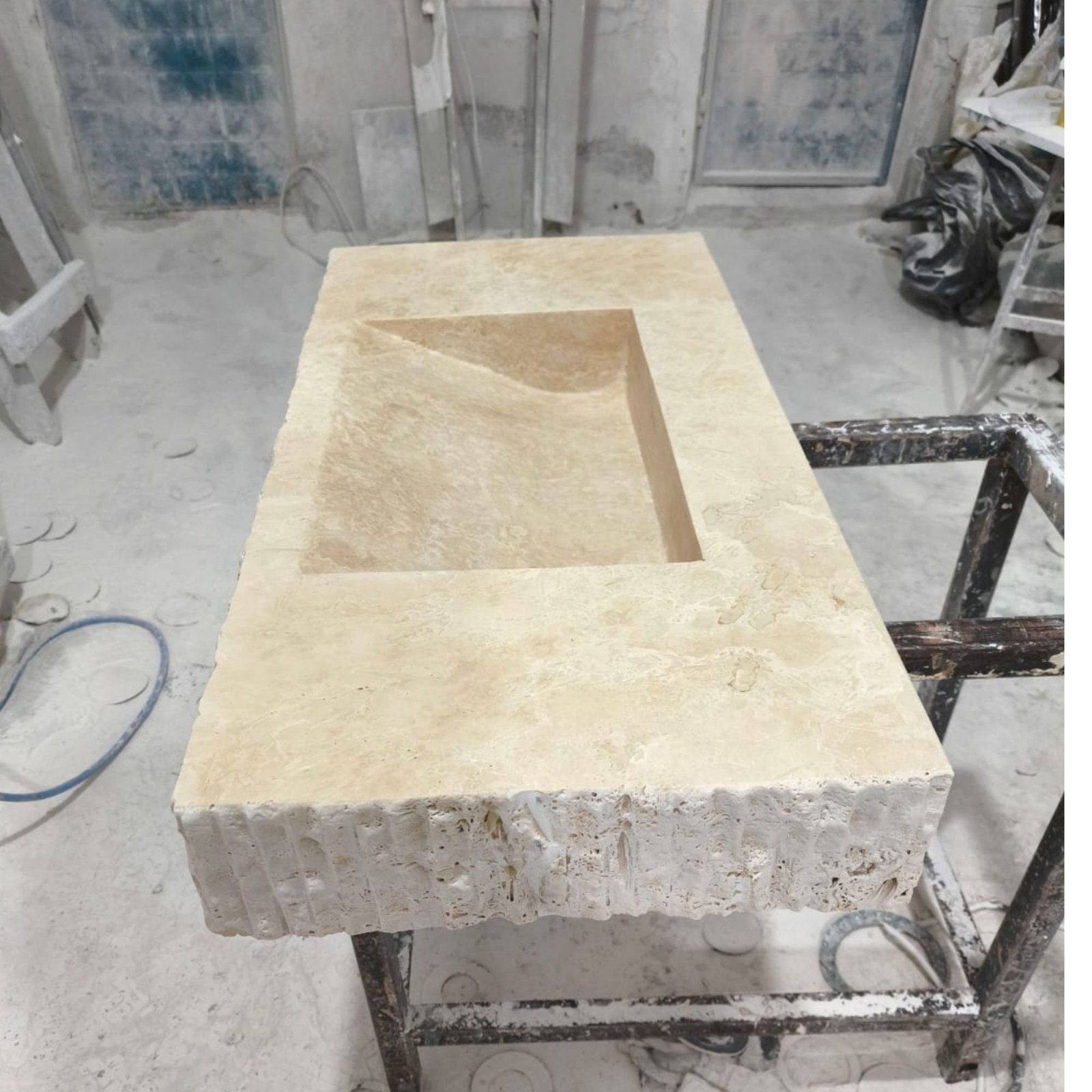 Traverten Mermer Lavabo – Split Face Yüzeyli Duvara Monte Rustic Vanity - Görsel 4