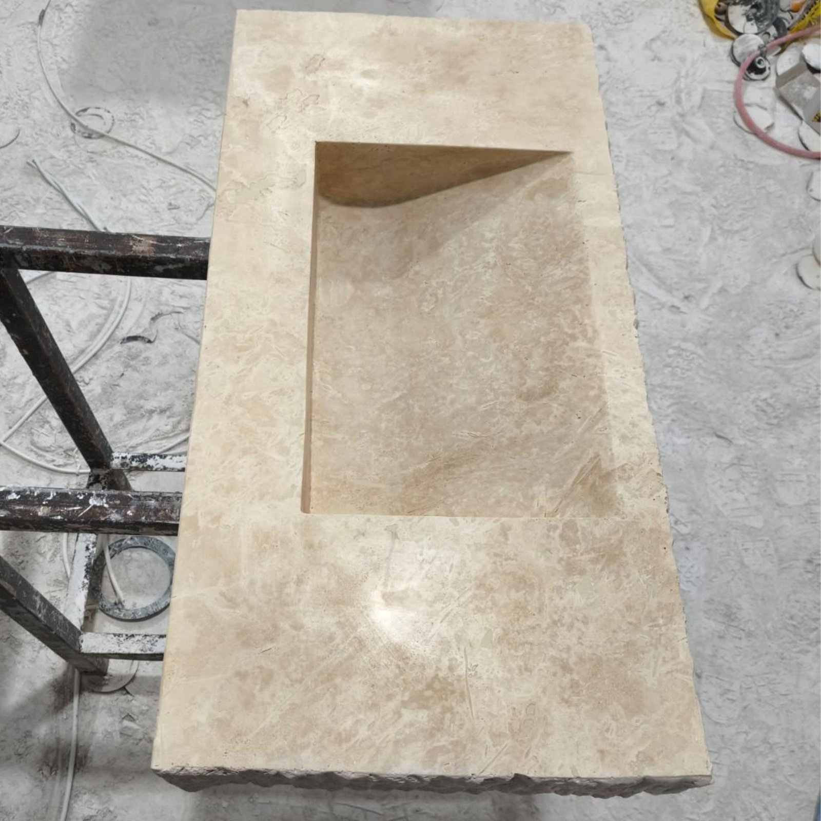 Traverten Mermer Lavabo – Split Face Yüzeyli Duvara Monte Rustic Vanity - Görsel 5