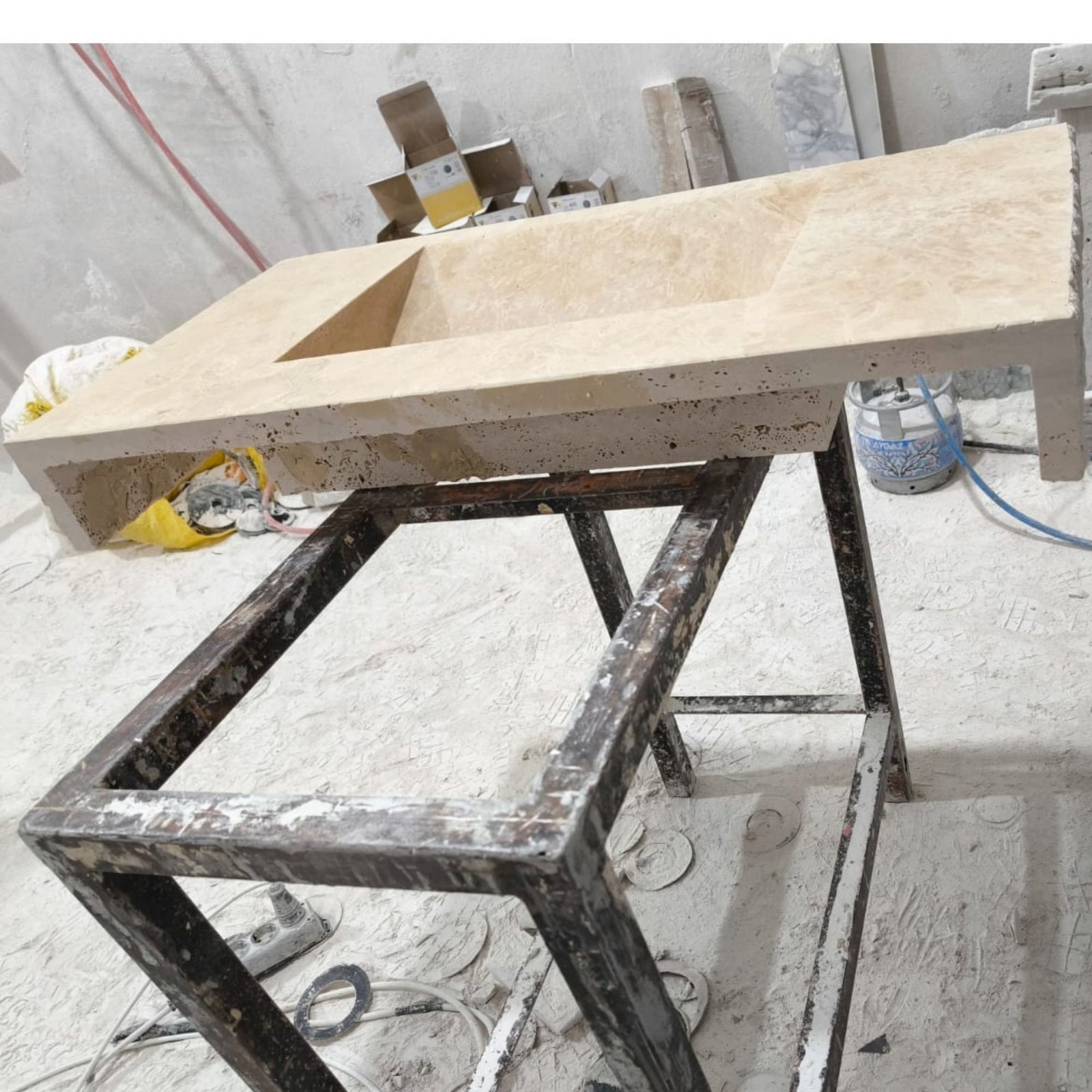 Traverten Mermer Lavabo – Split Face Yüzeyli Duvara Monte Rustic Vanity - Görsel 7