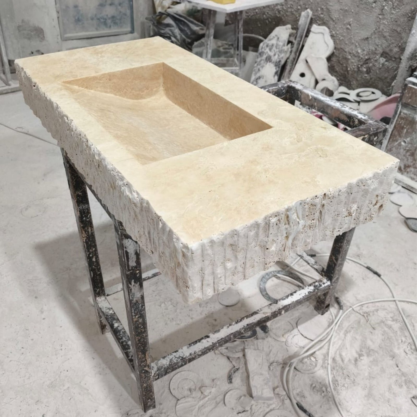 Traverten Mermer Lavabo – Split Face Yüzeyli Duvara Monte Rustic Vanity - Görsel 3