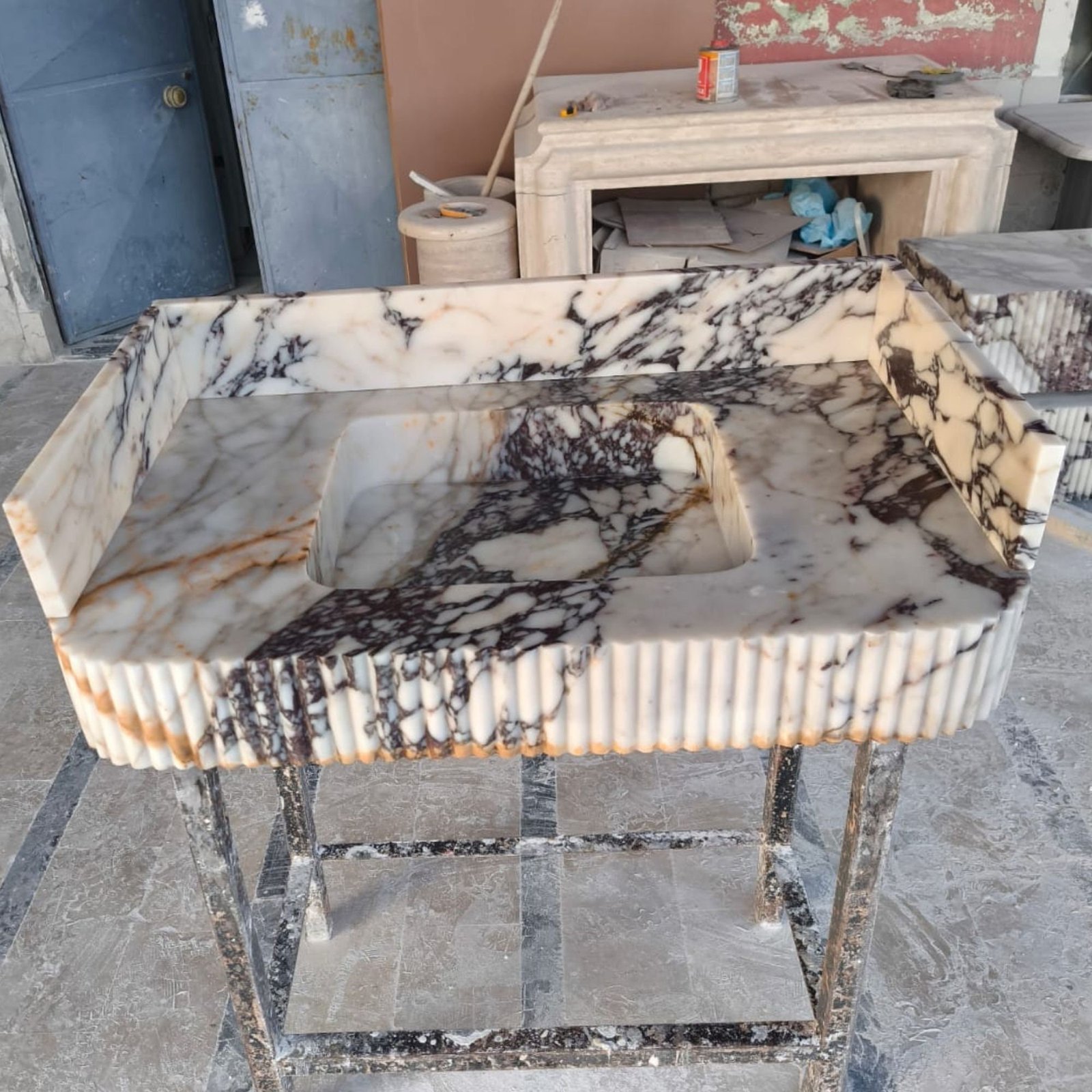 Calacatta Viola Mermer Lavabo – El Yapımı Yivli (Ribbed) Lüks Vessel Basin - Görsel 3