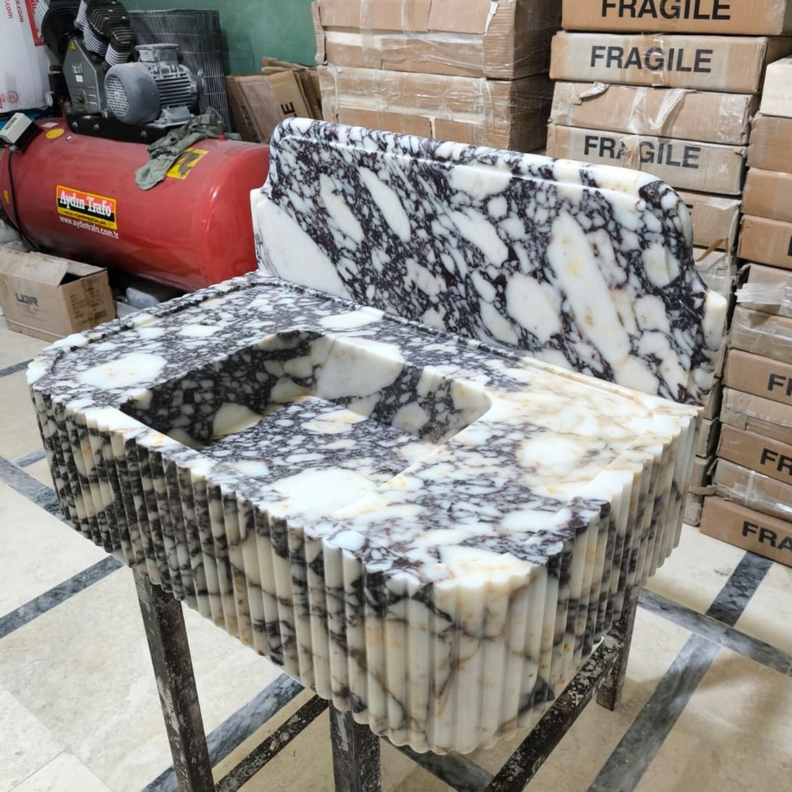 Calacatta Viola Mermer Lavabo – Yuvarlatılmış Köşe Duvara Monte Lüks Vanity - Görsel 4