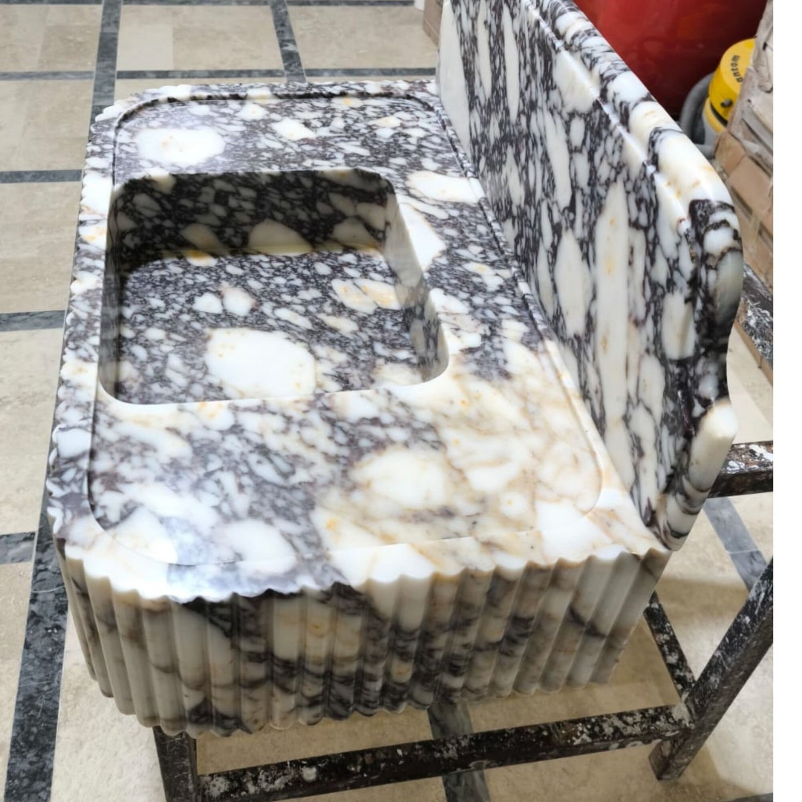 Calacatta Viola Mermer Lavabo – Yuvarlatılmış Köşe Duvara Monte Lüks Vanity - Görsel 5