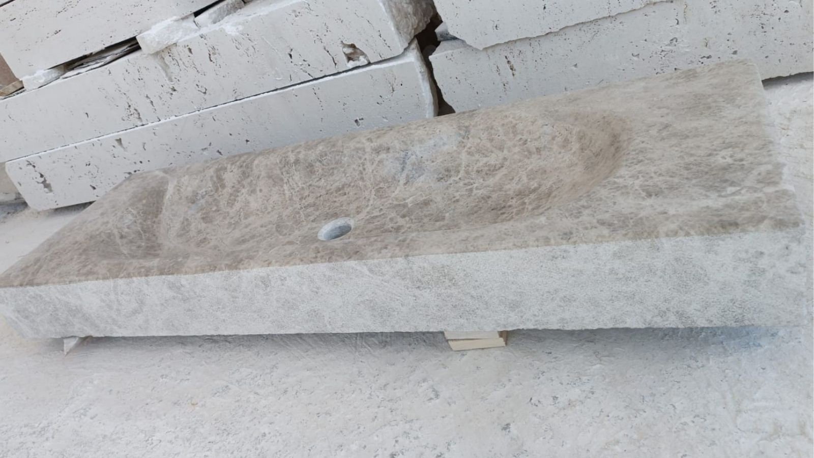Tundra Grey Mermer Lavabo – Geniş Form Modern Tezgah Üstü Vessel Sink (47")