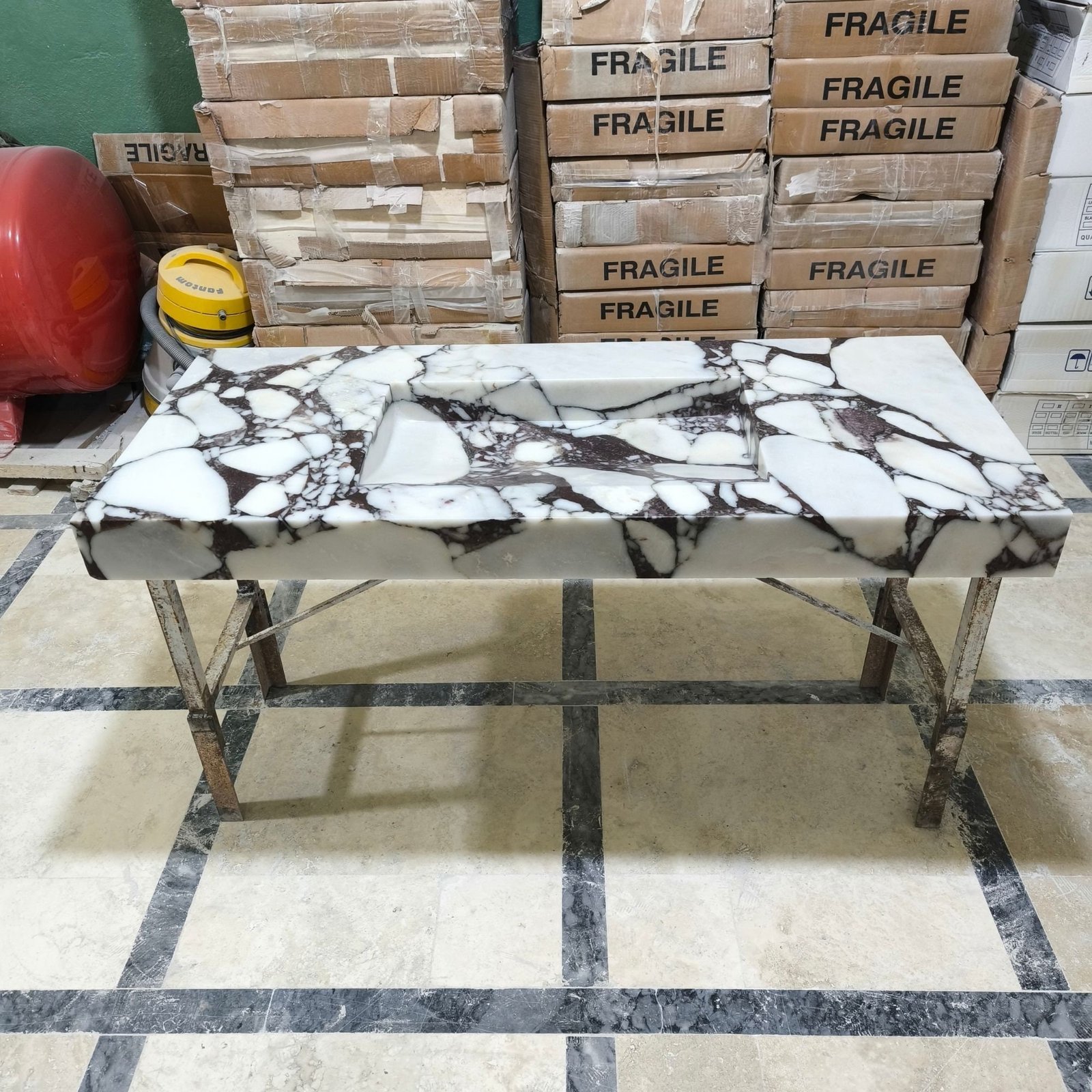 Calacatta Brown Monet Mermer Lavabo – Eğimli İç Yüzeyli Duvara Monte / Tezgah Üstü Vanity - Görsel 8