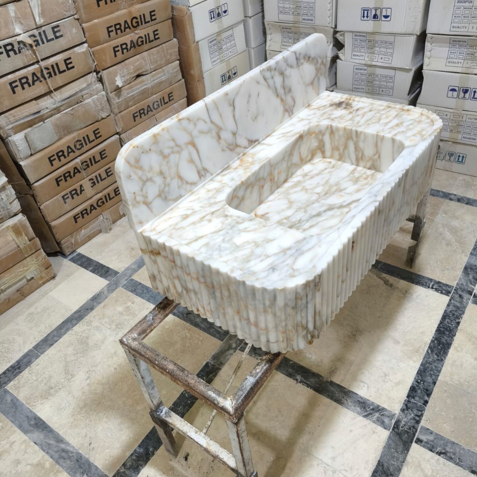 Calacatta Gold Mermer Lavabo – Sırt Panelli Duvara Monte (Floating) Lüks Banyo Tezgahı - Görsel 7