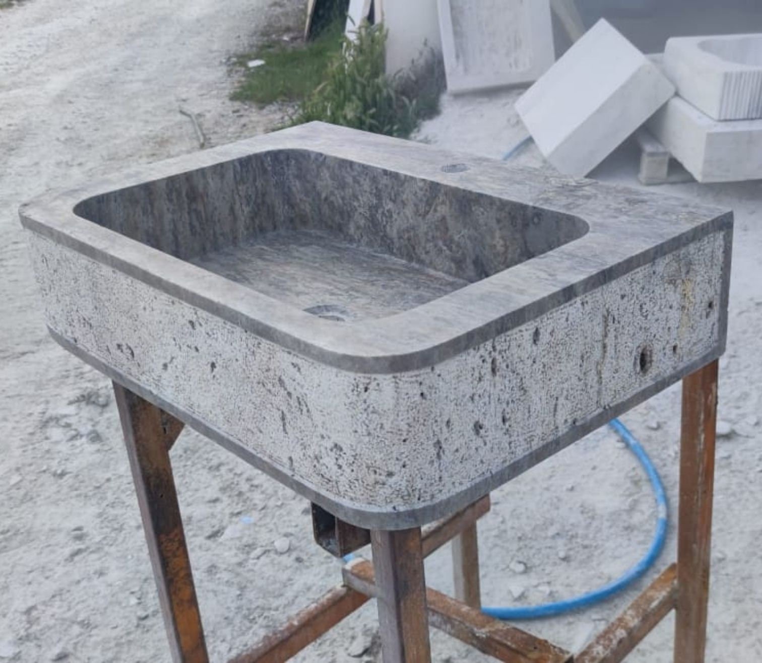 Traverten Mermer Lavabo – El Yapımı Yuvarlatılmış Köşe Farmhouse Sink - Görsel 2