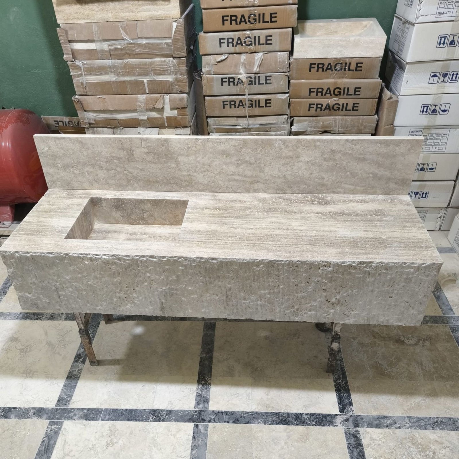 Traverten Mermer Lavabo – 66” Geniş Backsplash’li Duvara Monte / Tezgah Üstü Vanity - Görsel 5