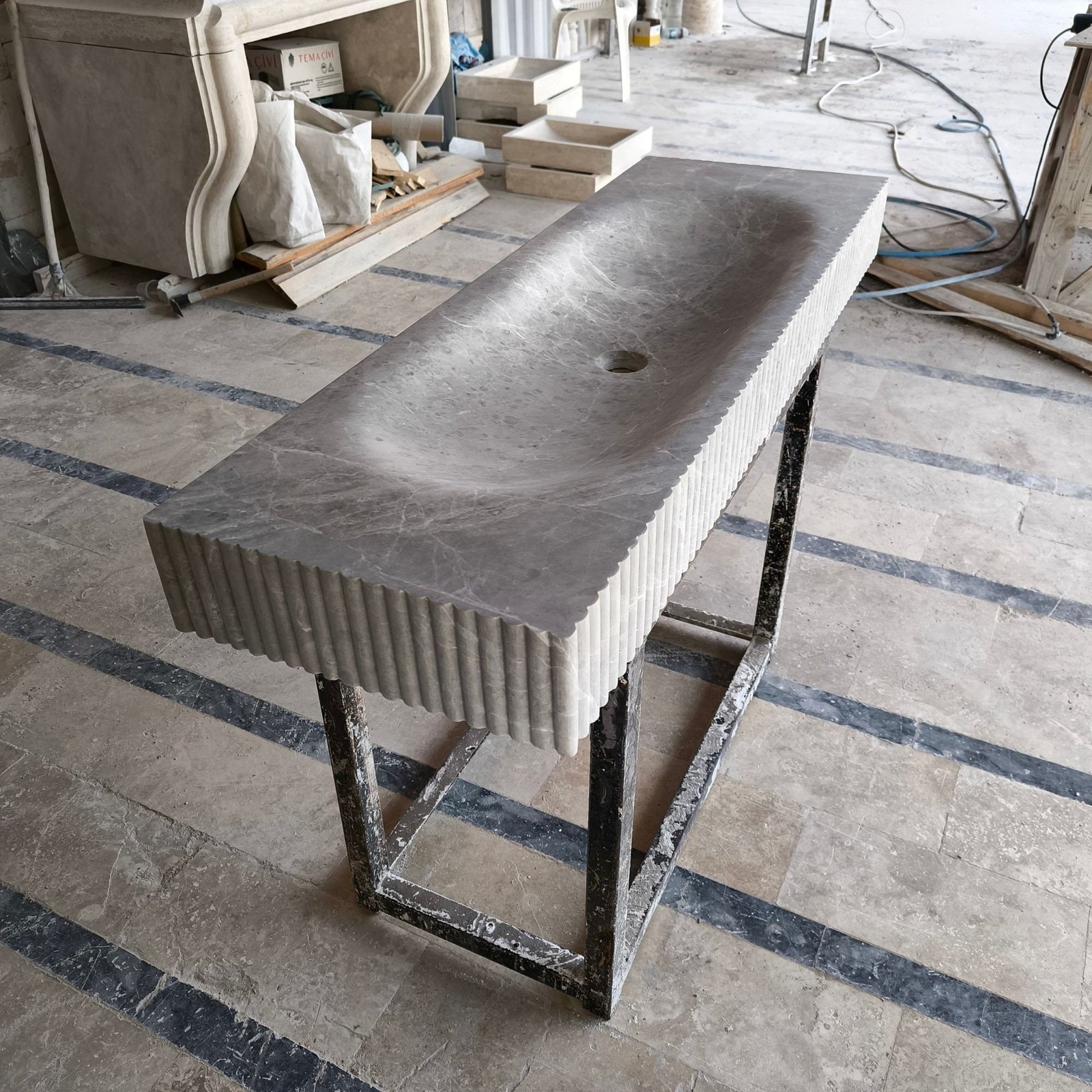 Tundra Gri Mermer Lavabo – Rustik Banyo Tezgah Üstü Lavabo (16x47x4”) - Görsel 7
