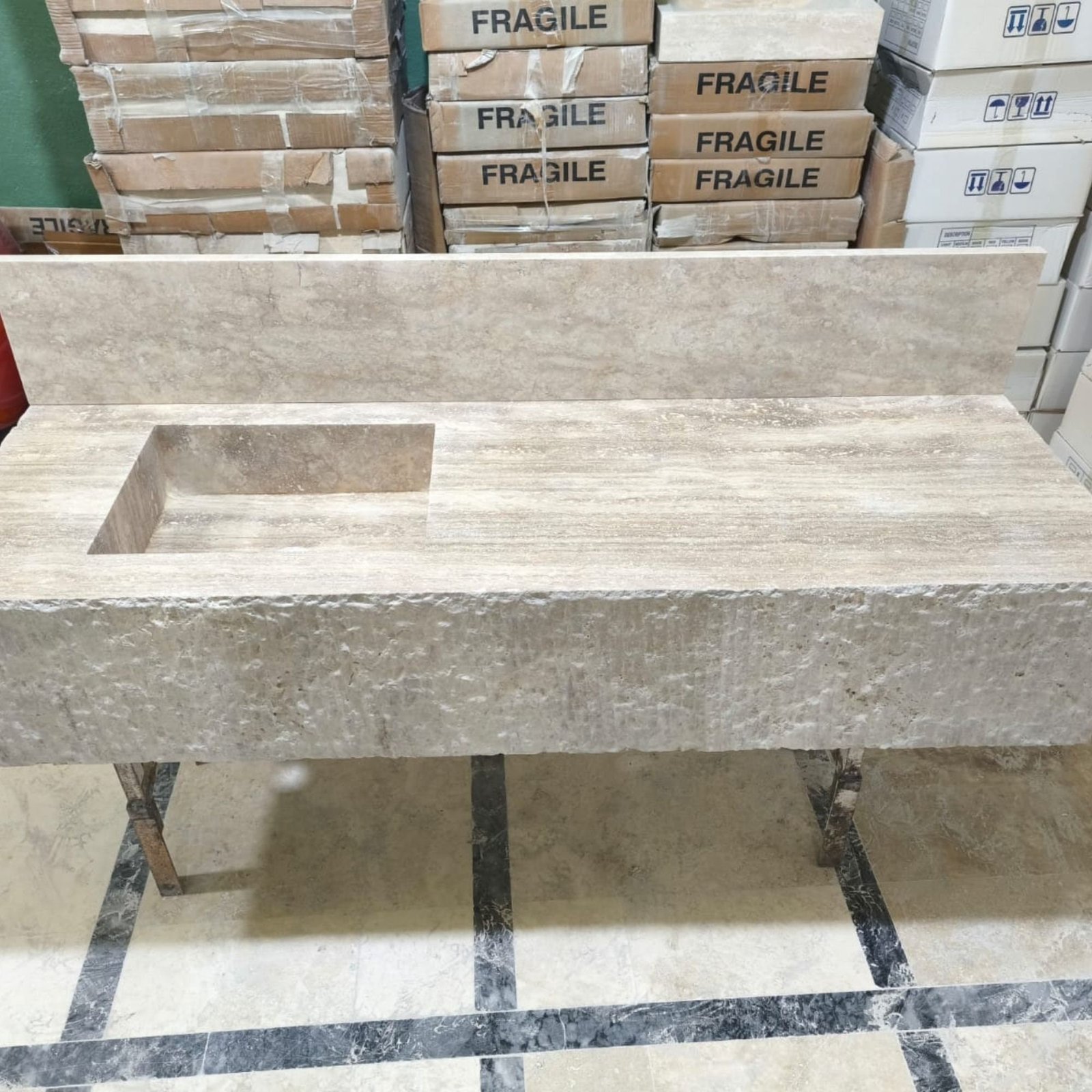 Traverten Mermer Lavabo – 66” Geniş Backsplash’li Duvara Monte / Tezgah Üstü Vanity - Görsel 2