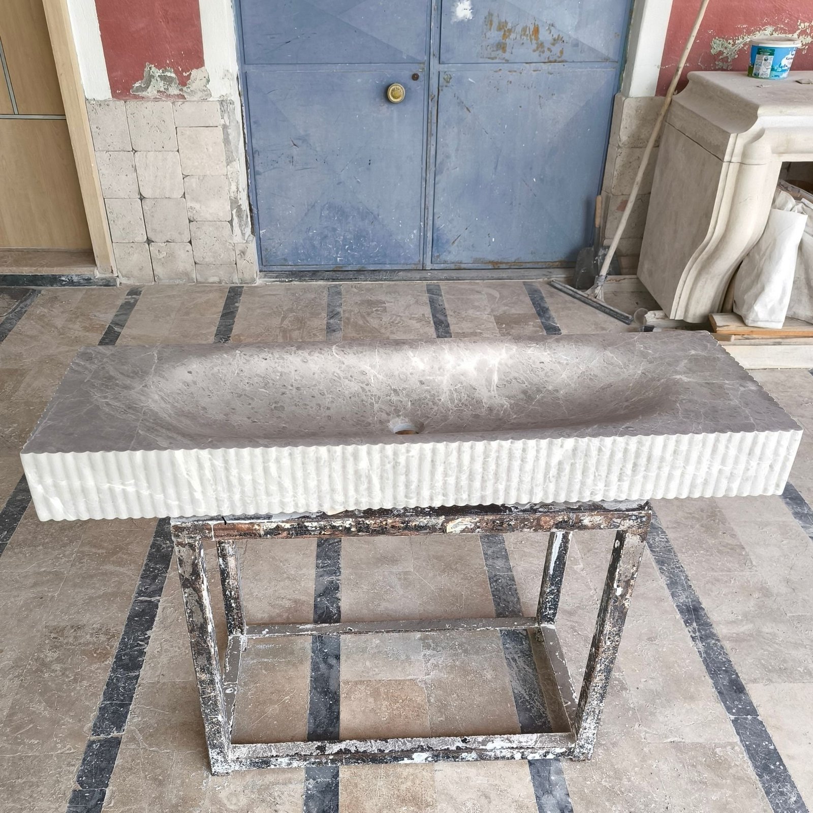 Tundra Gri Mermer Lavabo – Rustik Banyo Tezgah Üstü Lavabo (16x47x4”) - Görsel 6