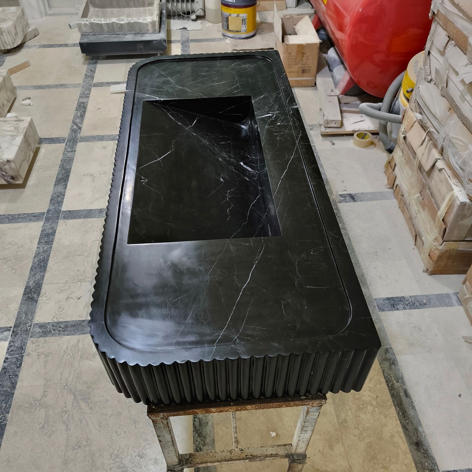 Nero Marquina Siyah Mermer Lavabo – Fluted Ön Yüzeyli Duvara Monte Modern Vanity - Görsel 4