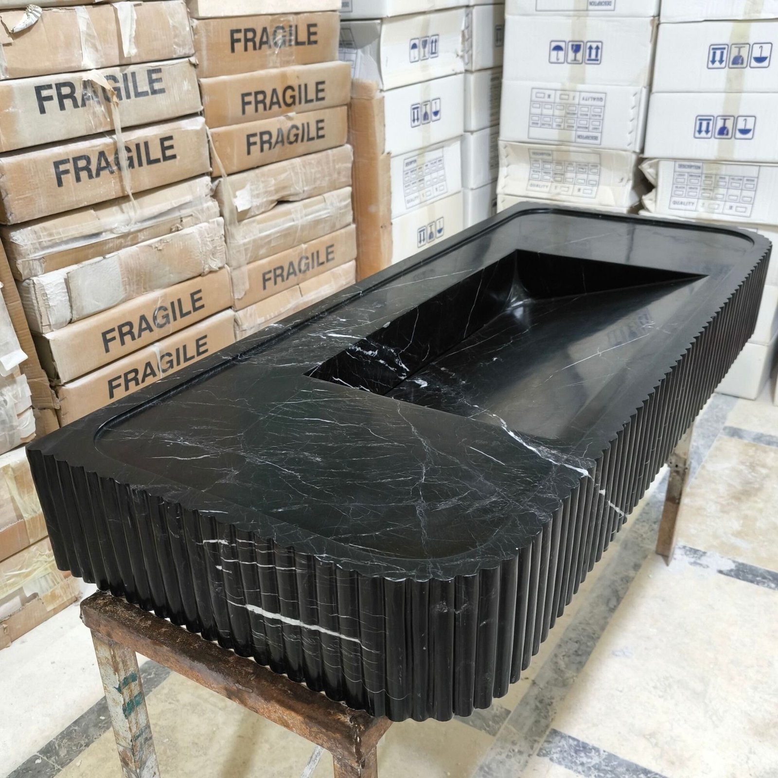 Nero Marquina Siyah Mermer Lavabo – Fluted Ön Yüzeyli Duvara Monte Modern Vanity - Görsel 5