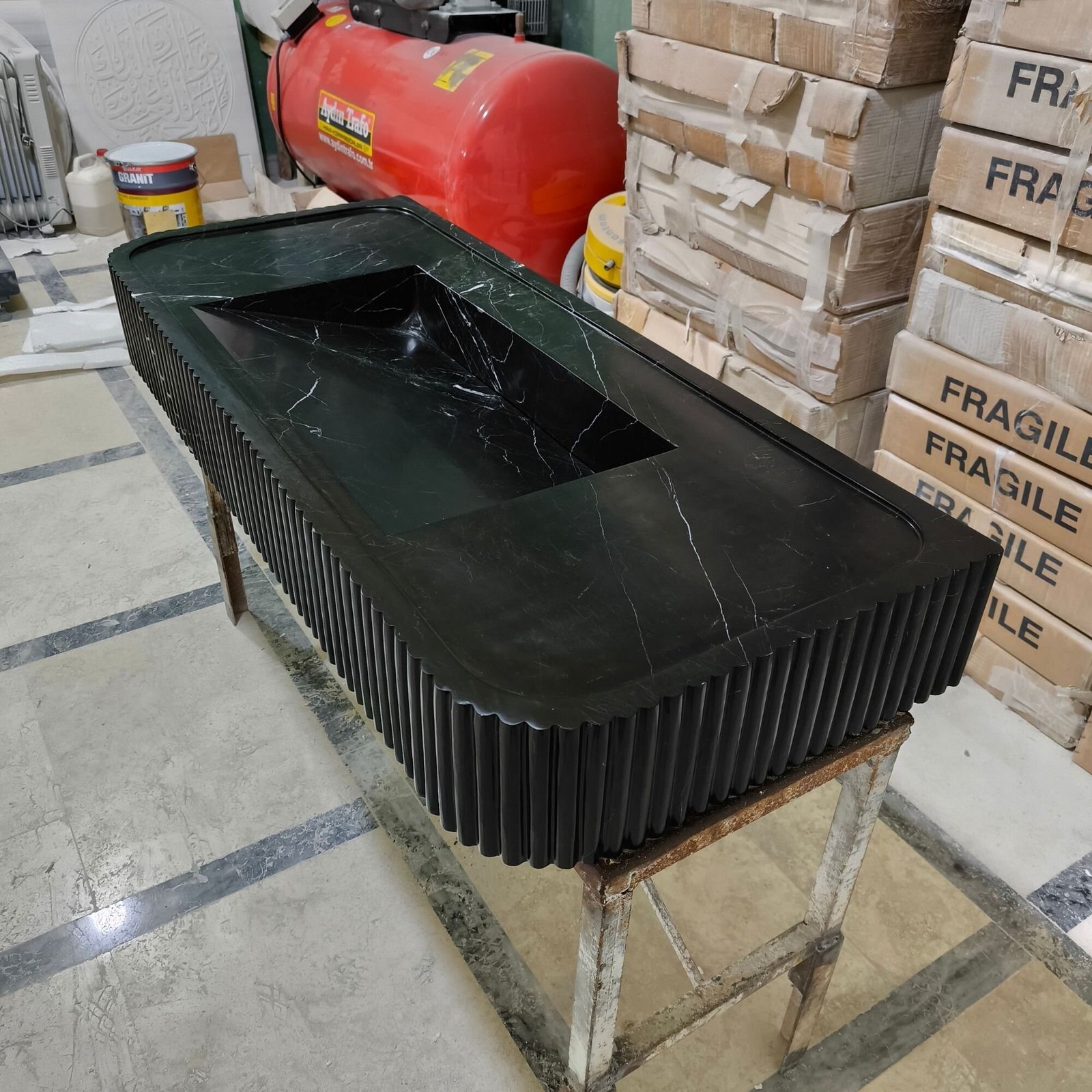 Nero Marquina Siyah Mermer Lavabo – Fluted Ön Yüzeyli Duvara Monte Modern Vanity - Görsel 8