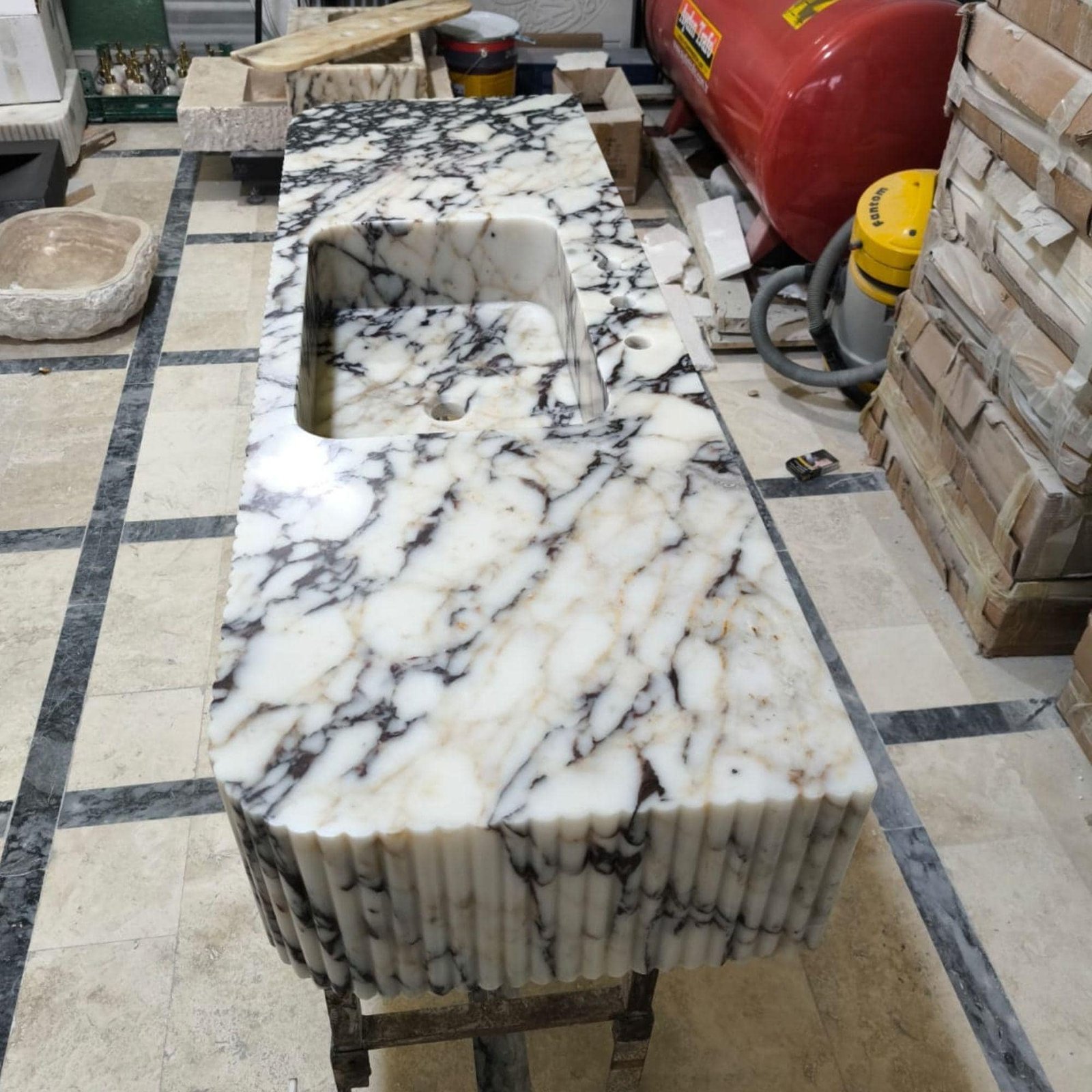 Calacatta Viola Mermer Lavabo – 60” Duvara Monte Özel Üretim Lüks Vanity - Görsel 3