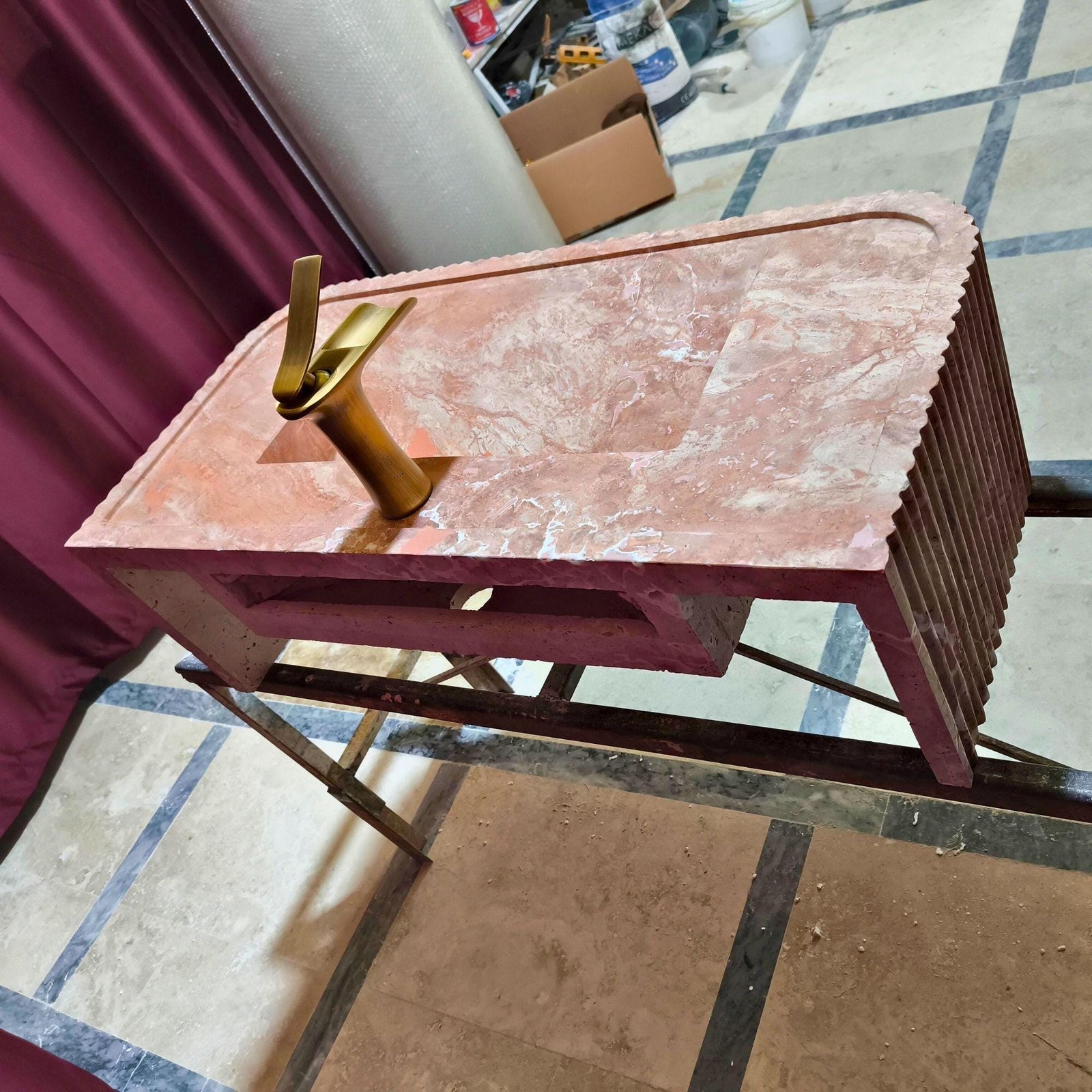 Kırmızı Traverten Mermer Lavabo – Yivli Duvara Monte Gizli Giderli Lüks Banyo Tezgahı - Görsel 8