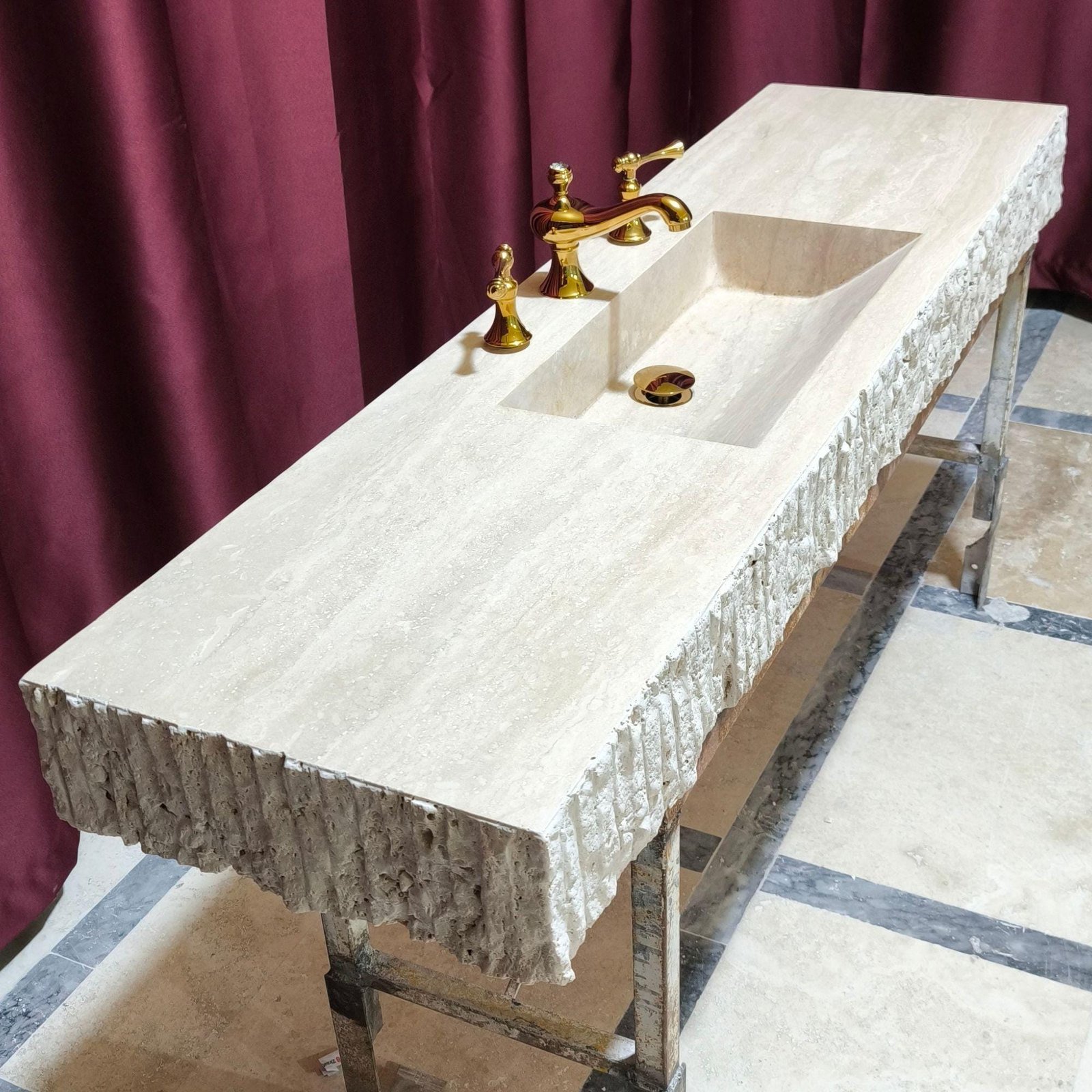 Traverten Mermer Lavabo – Rustik Split Face Duvara Monte Lüks Banyo Tezgahı (60")