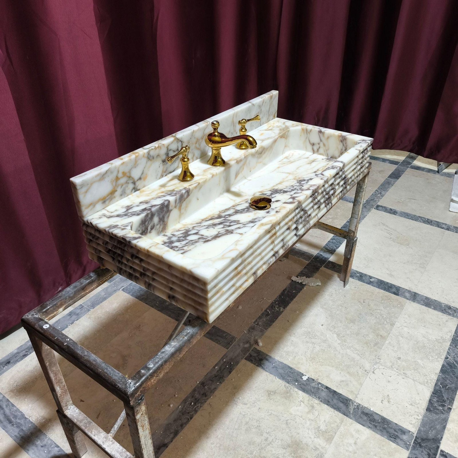 Calacatta Viola Mermer Lavabo – Duvara Monte (Floating) Sırt Panelli Lüks Banyo Lavabosu 16x36 - Görsel 6