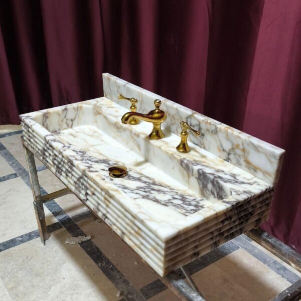 Calacatta Viola Mermer Lavabo – Duvara Monte (Floating) Sırt Panelli Lüks Banyo Lavabosu 16x36