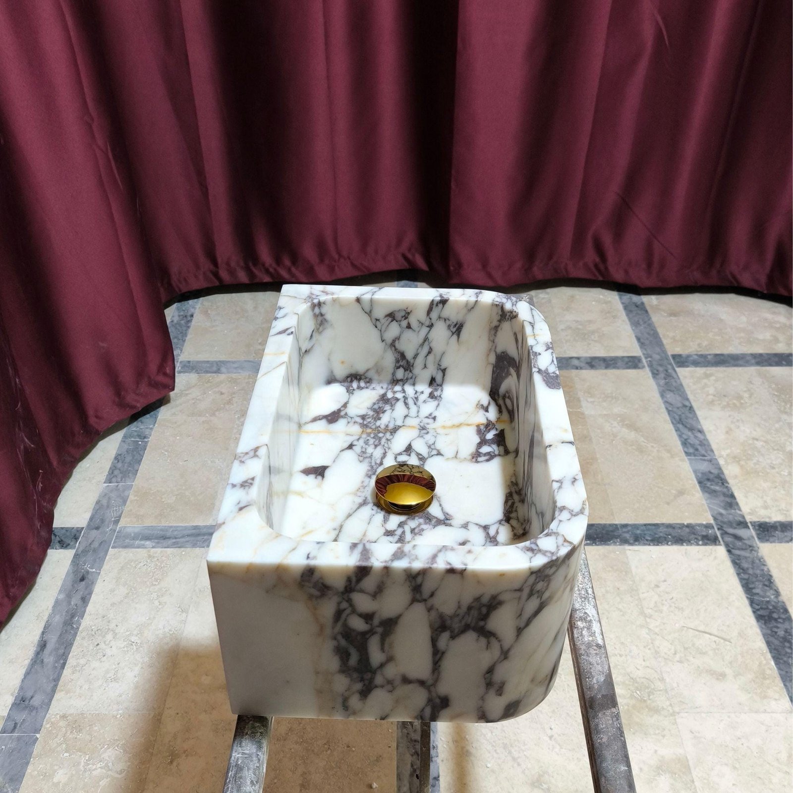 Calacatta Viola Mermer Lavabo – Parlak (Polished) Dikdörtgen Duvar Tipi Lüks Banyo Lavabosu (24") - Görsel 6