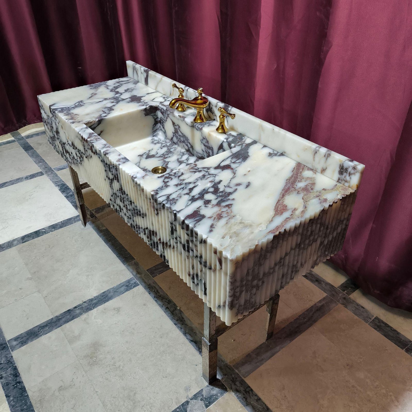 Calacatta Viola Mermer Lavabo – Oyma Yüzeyli (Grooved) Duvara Monte Lüks Vanity - Görsel 3