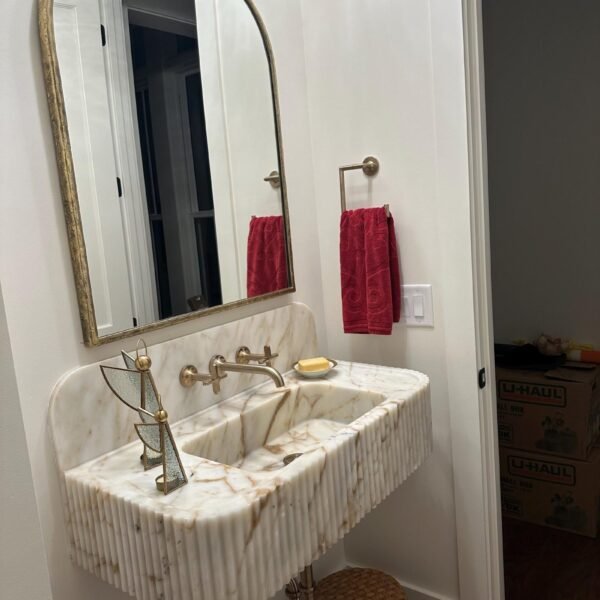 Calacatta Gold Mermer Lavabo – Sırtlıklı, Duvar Montajlı veya Tezgah Üstü Lüks Vanity (30")