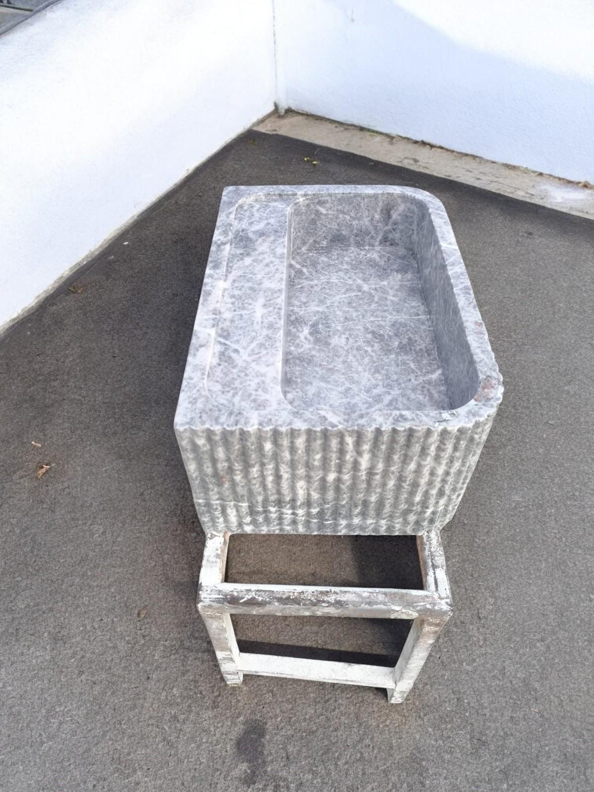 Tundra Grey Mermer Lavabo – Yivli (Fluted) Modern Doğal Taş Banyo Lavabosu - Görsel 3