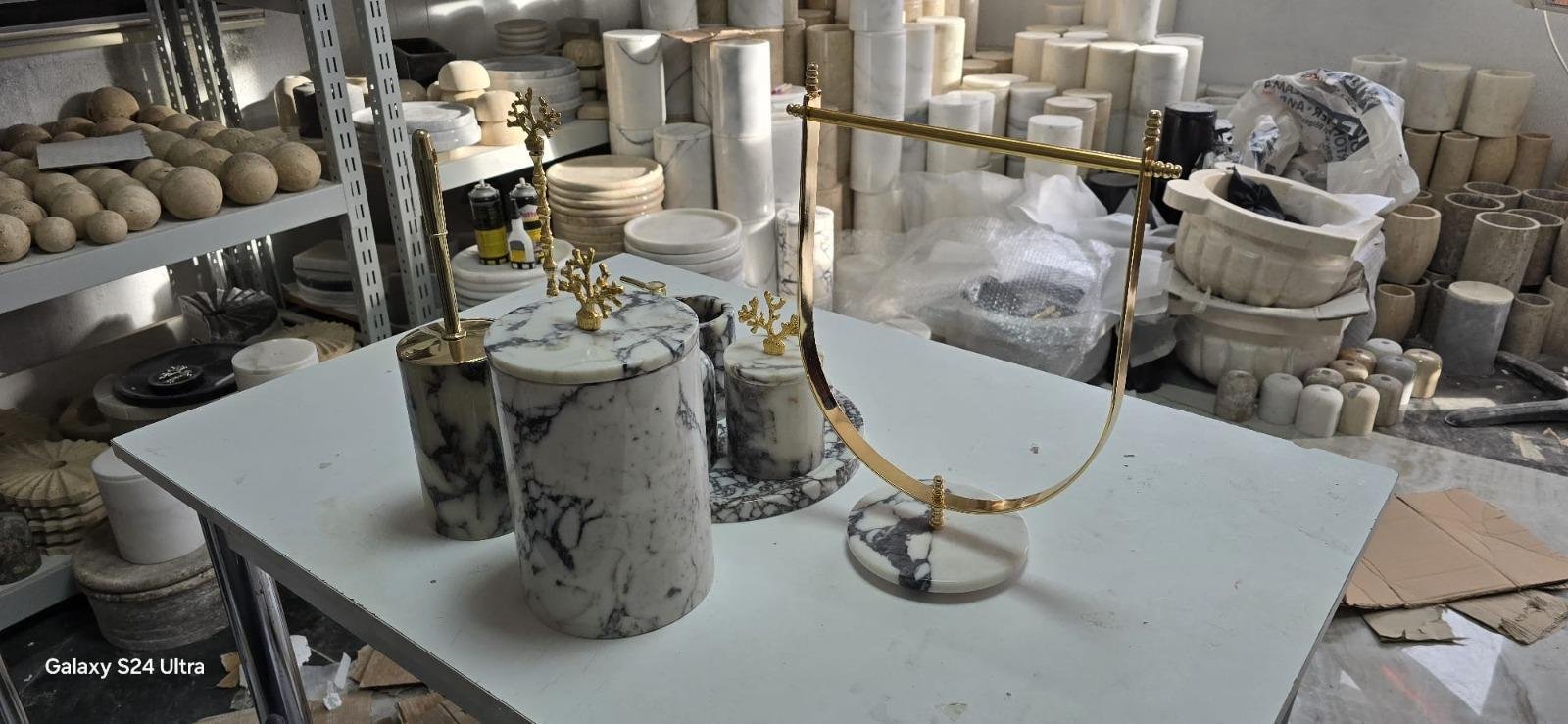 Mermer Banyo Aksesuar Seti – Altın / Gümüş Detaylı Lüks Doğal Taş Koleksiyonu - Görsel 3