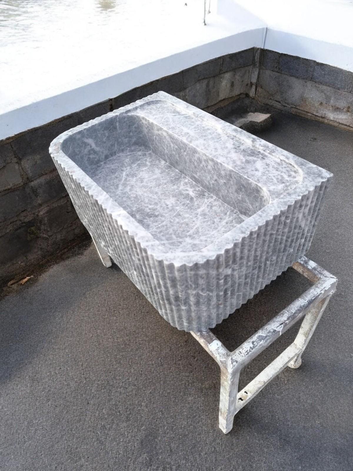 Tundra Grey Mermer Lavabo – Yivli (Fluted) Modern Doğal Taş Banyo Lavabosu - Görsel 6