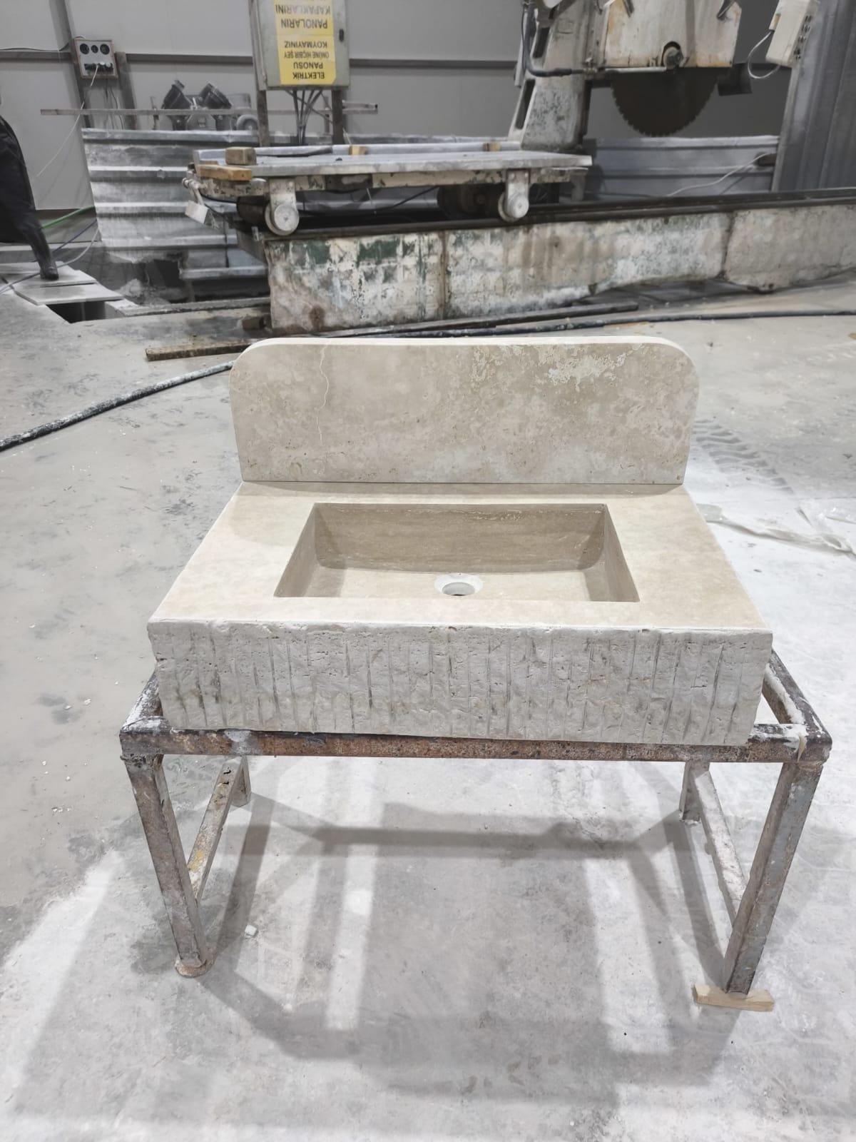 Traverten Mermer Lavabo – Backsplash’li El Yapımı Rustic Bathroom Sink - Görsel 7