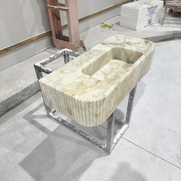 Calacatta Gold Mermer Lavabo – Oyma Ön Yüzeyli Lüks Vessel Sink