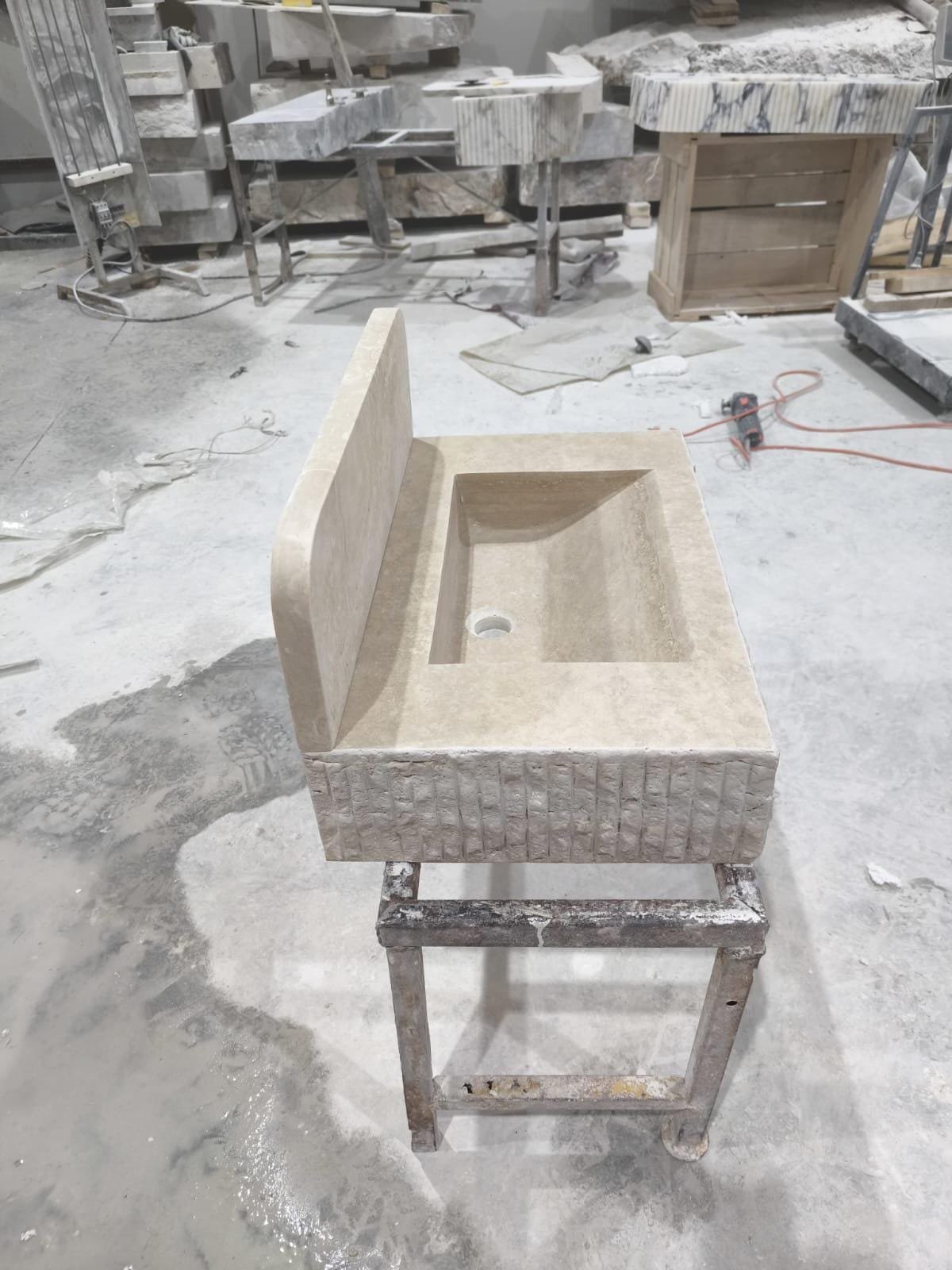Traverten Mermer Lavabo – Backsplash’li El Yapımı Rustic Bathroom Sink - Görsel 2