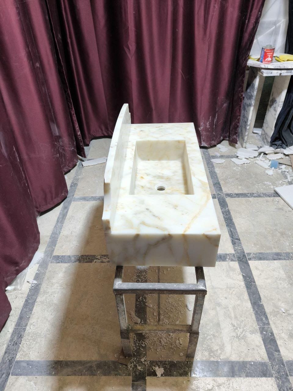 El Yapımı Calacatta Gold Mermer Lavabo – Dikdörtgen Sırt Panelli Banyo Tezgah Lavabosu - Görsel 3
