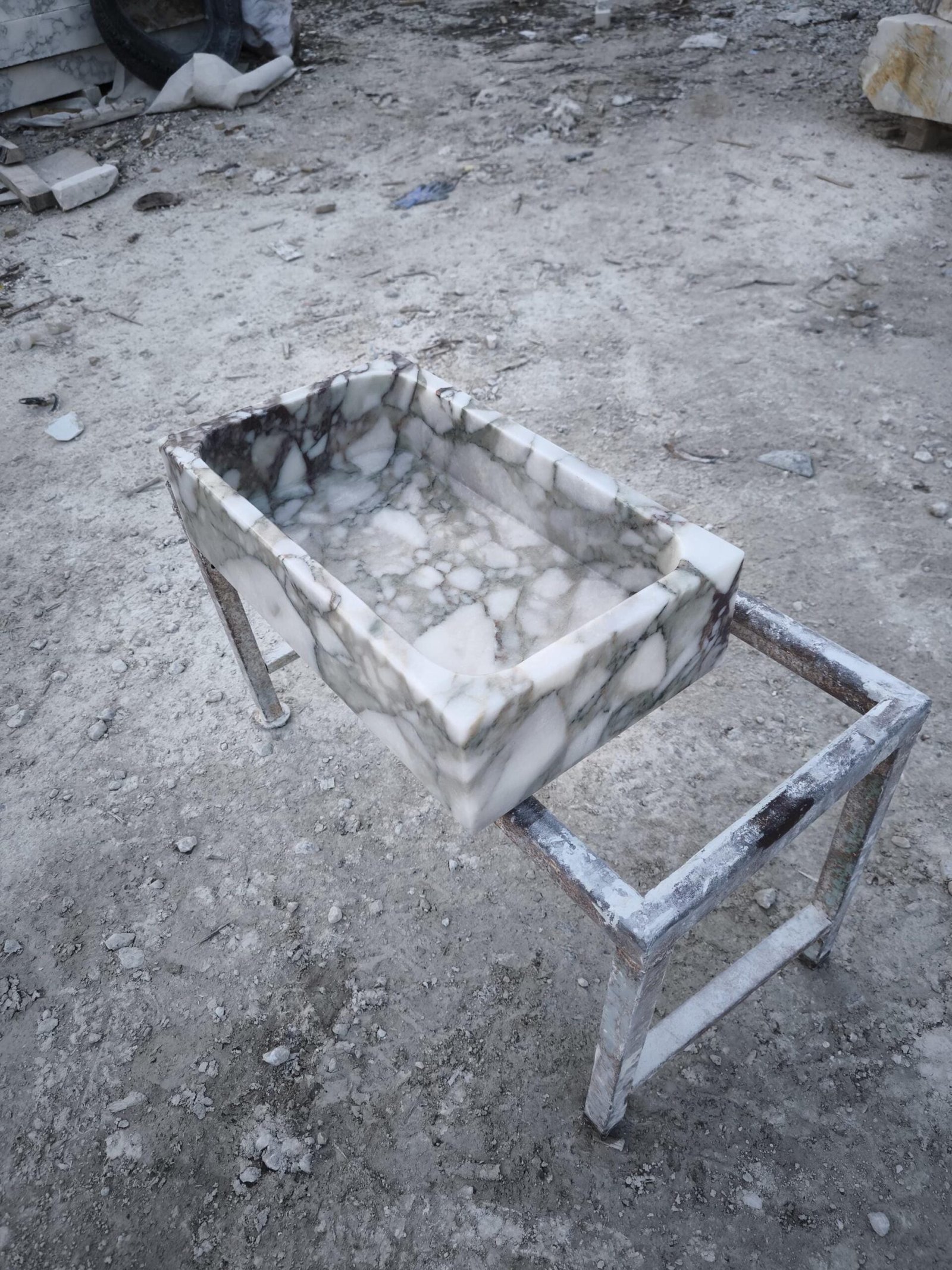 Calacatta Monet Mermer Lavabo – İtalyan Doğal Taş Lüks Tezgah Üstü Lavabo (12x20) - Görsel 3
