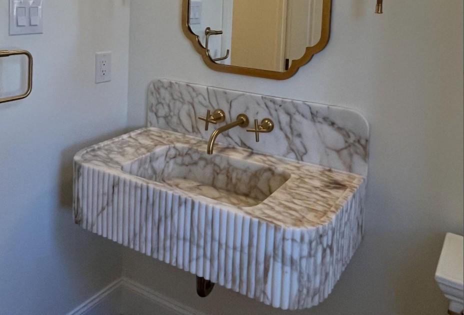 Calacatta Gold Mermer Lavabo – Sırt Panelli Duvara Monte (Floating) Lüks Banyo Tezgahı - Görsel 8