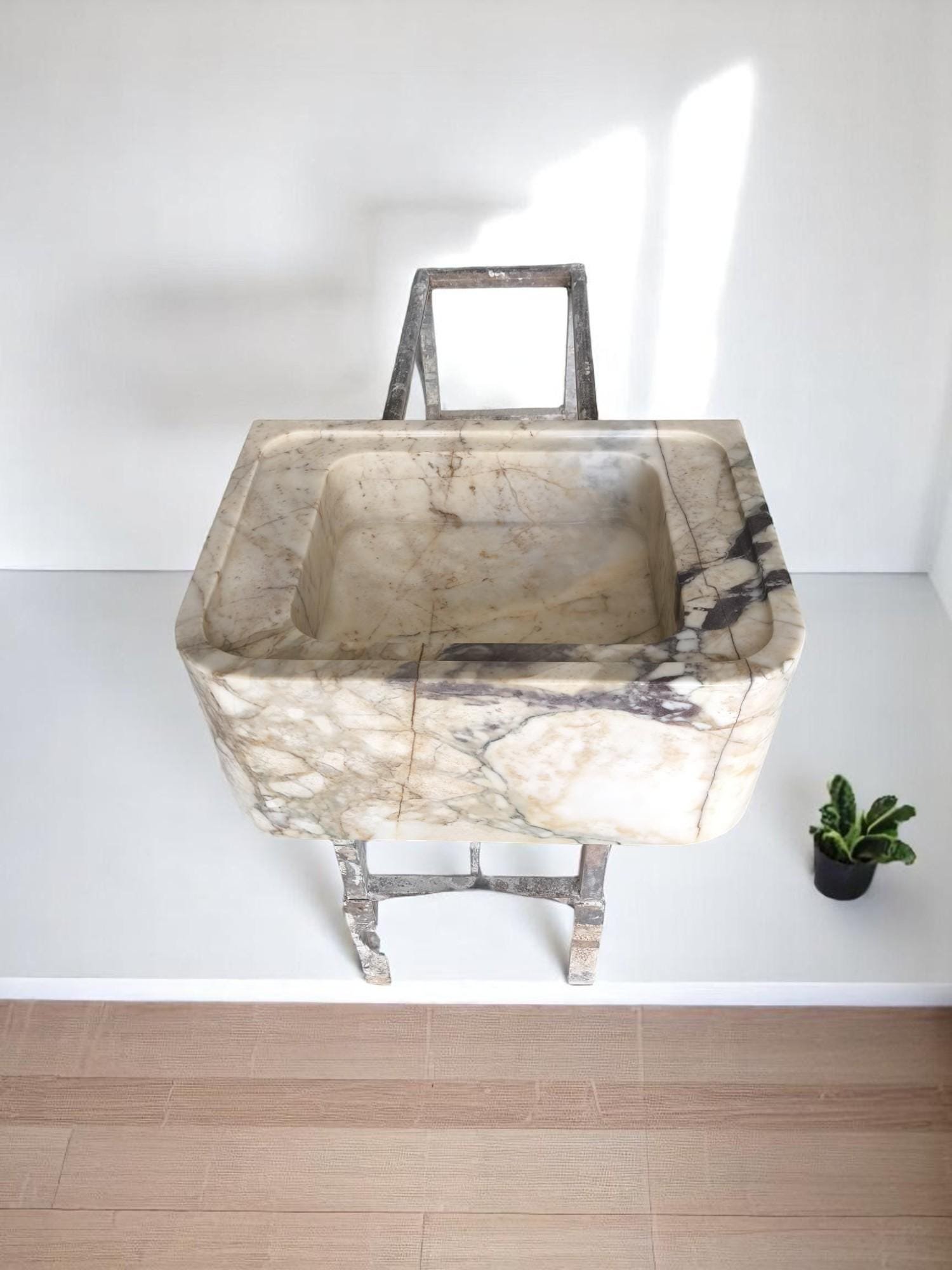 Calacatta Monet Mermer Lavabo – Metal Ayaklı Lüks Banyo Vanity - Görsel 6