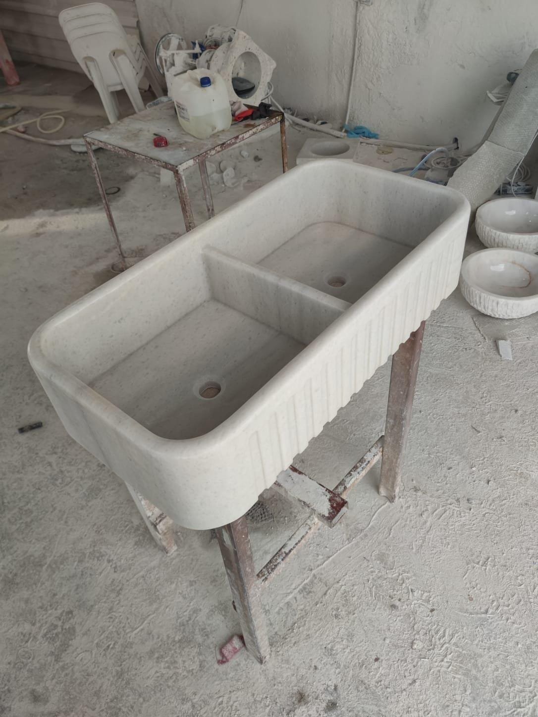 Carrara Mermer Mutfak Evyesi – Çift Hazneli, Ribbed Apron Ön Yüzeyli Farmhouse Sink (36") - Görsel 7