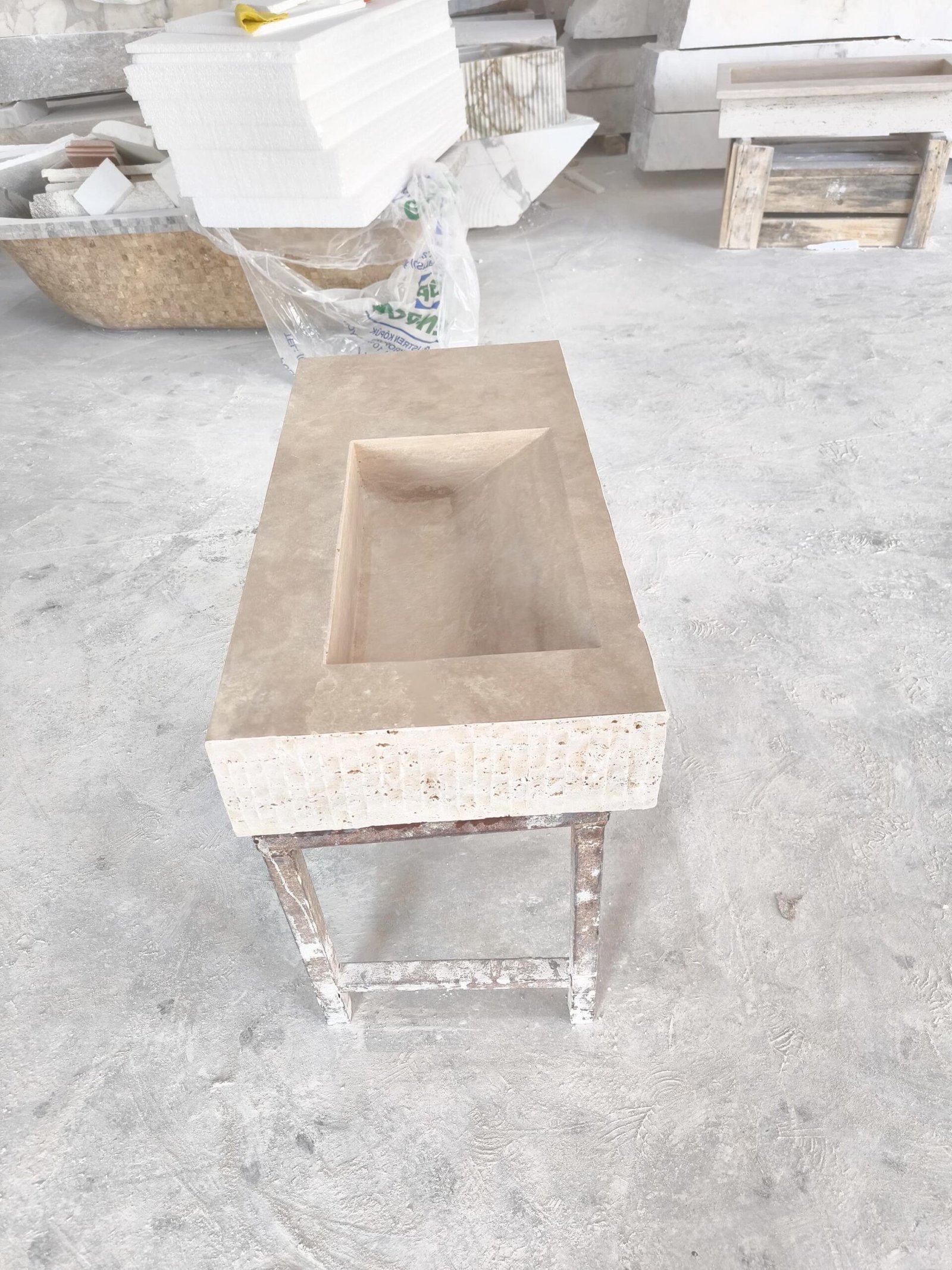 Traverten Taş Lavabo – El Yapımı Dikdörtgen Minimalist Banyo Tezgahı (32") - Görsel 6