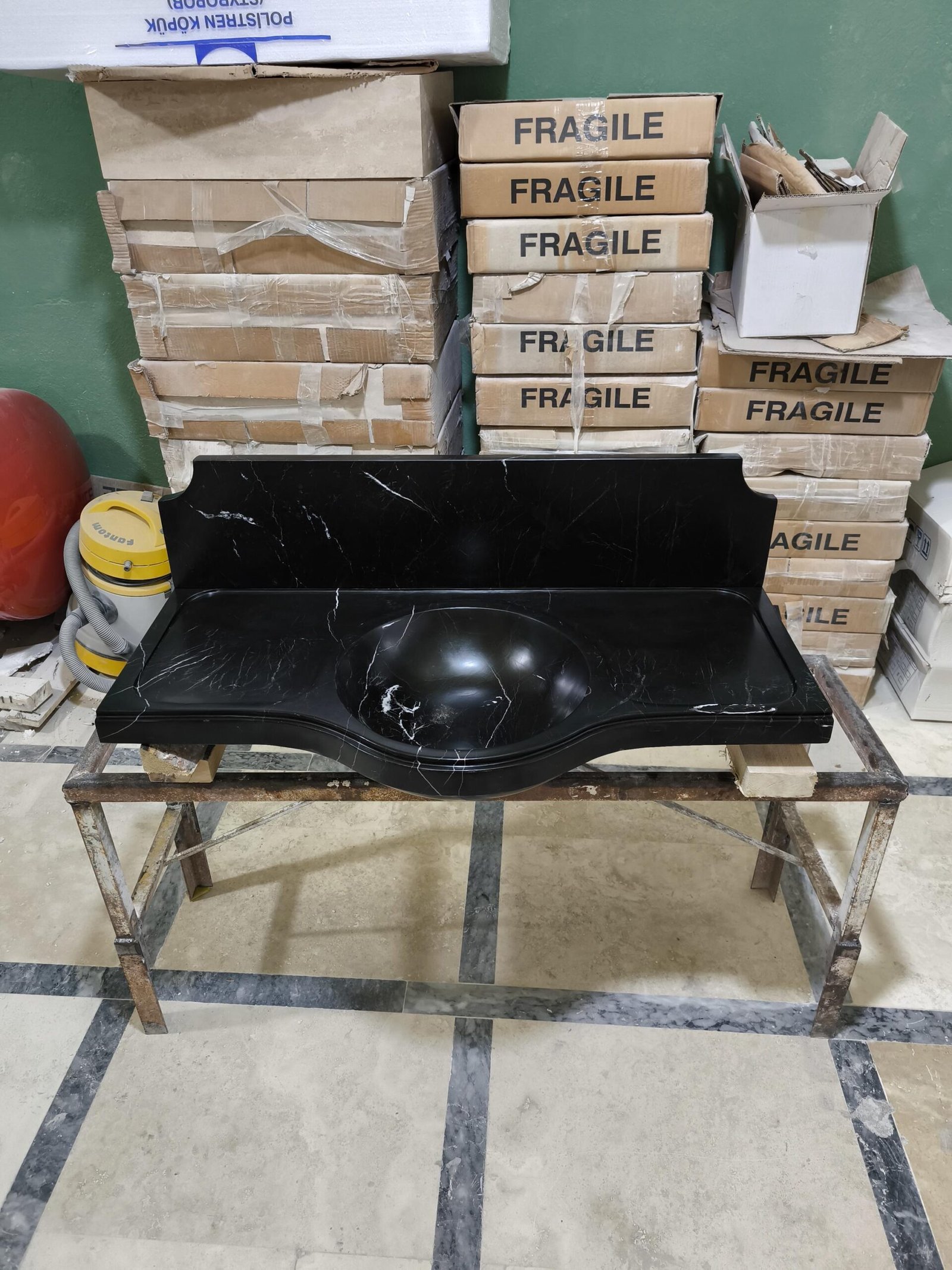 Nero Marquina Mermer Lavabo – Kavisli Ön Yüzeyli Sırt Panelli Siyah Lüks Banyo Tezgahı - Görsel 3